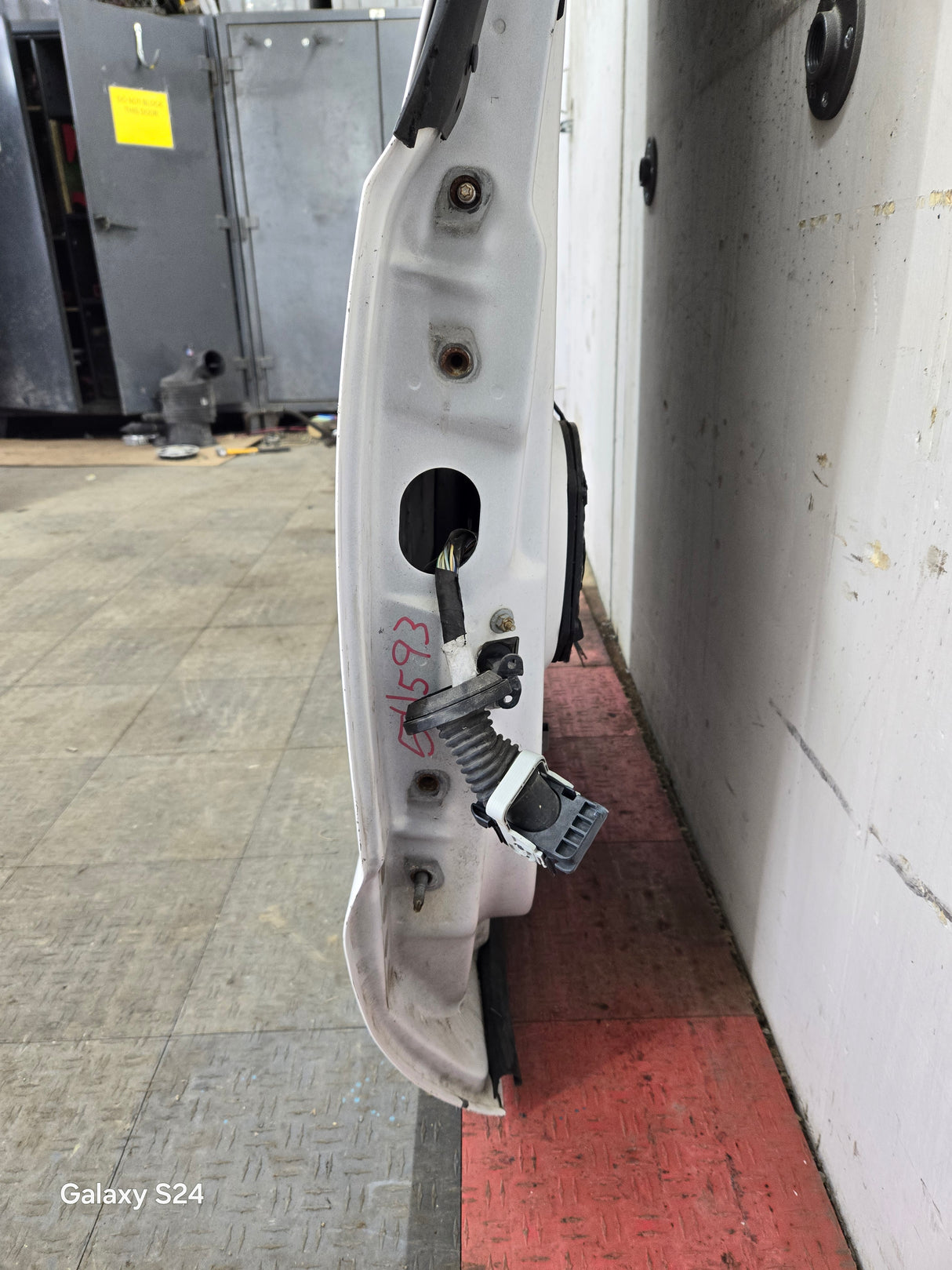 1999-2011 Ford Super Duty / Excursion Front Passenger Side RH Door F250 F350 F450 F550