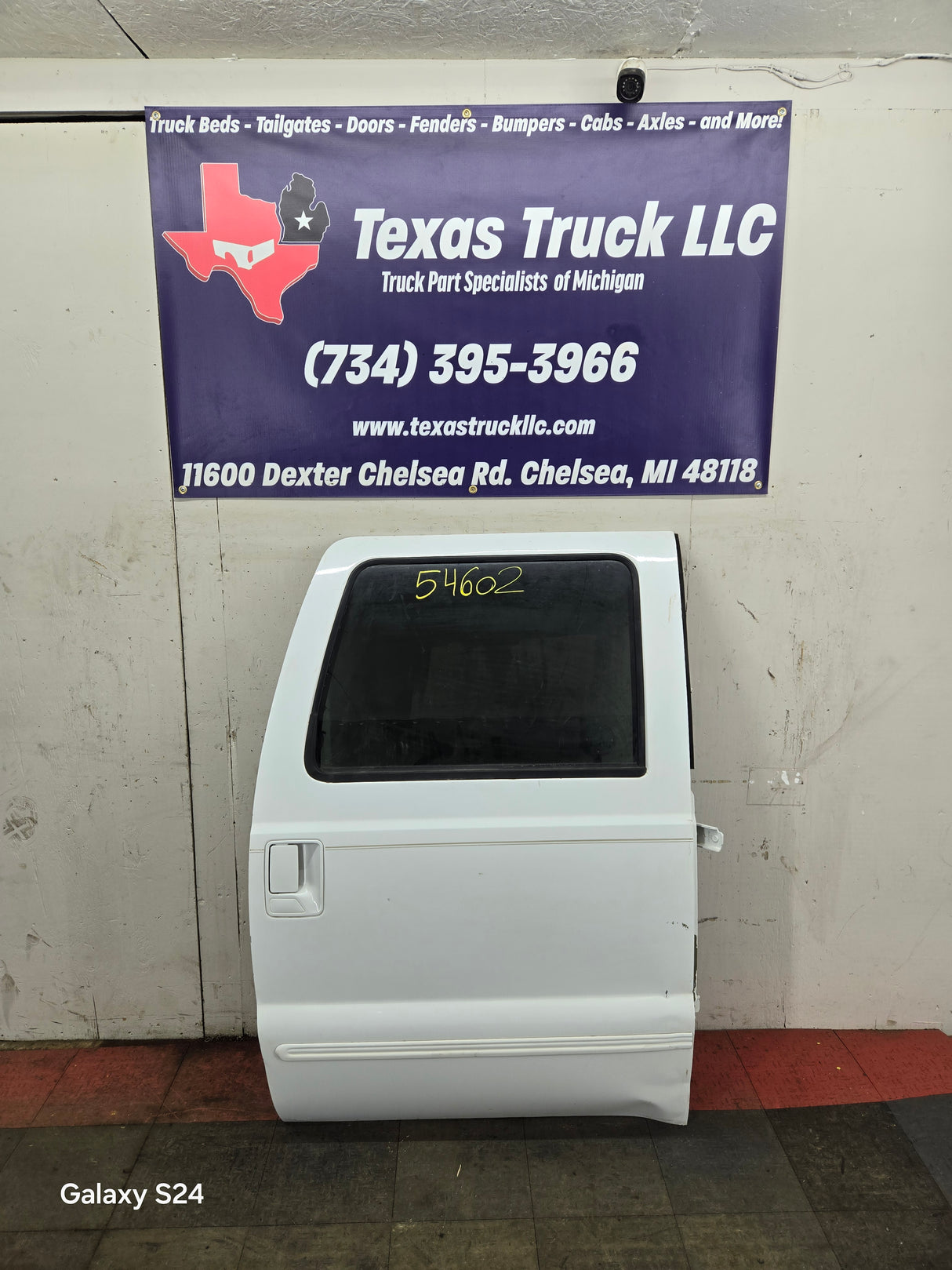 1999-2005 Ford Excursion Passenger Rear Door