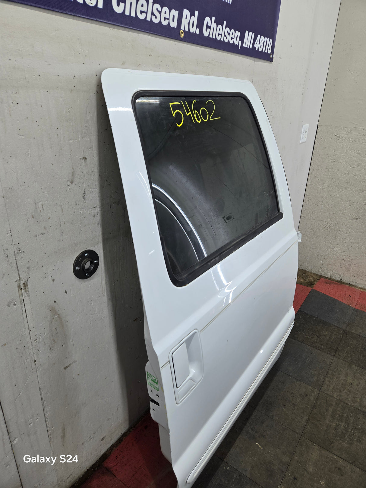 1999-2005 Ford Excursion Passenger Rear Door