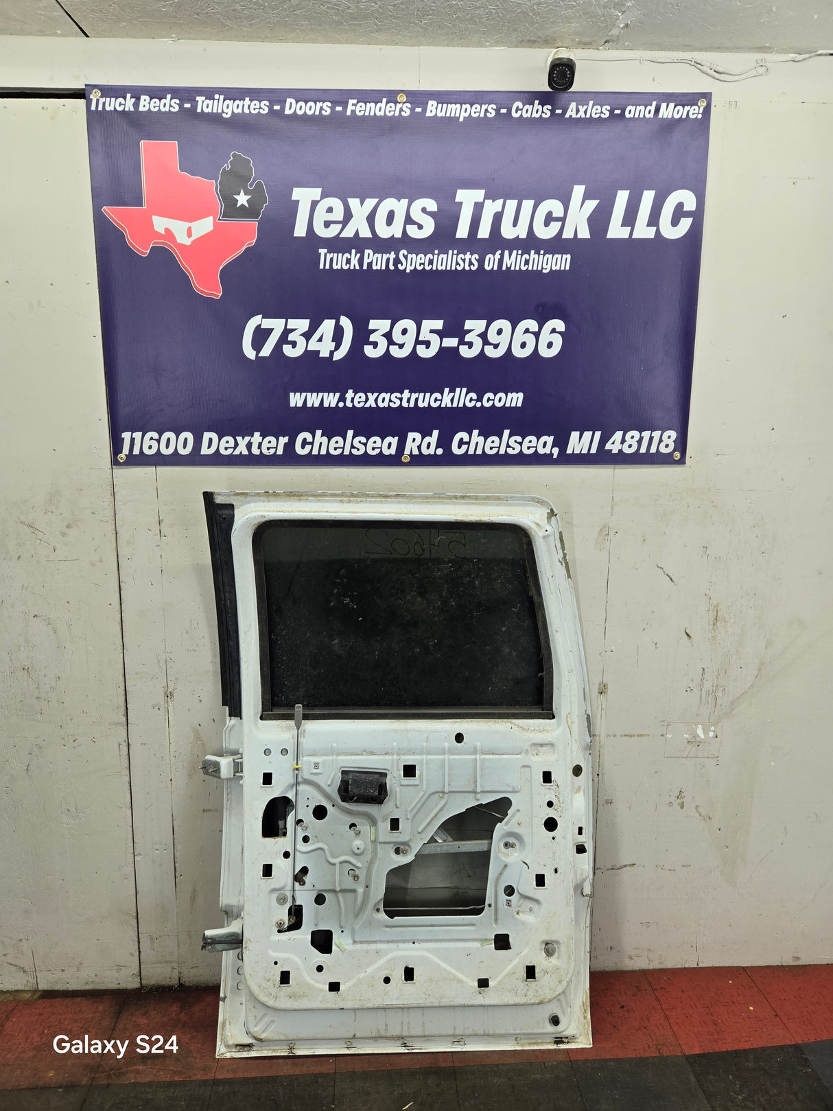 1999-2005 Ford Excursion Passenger Rear Door