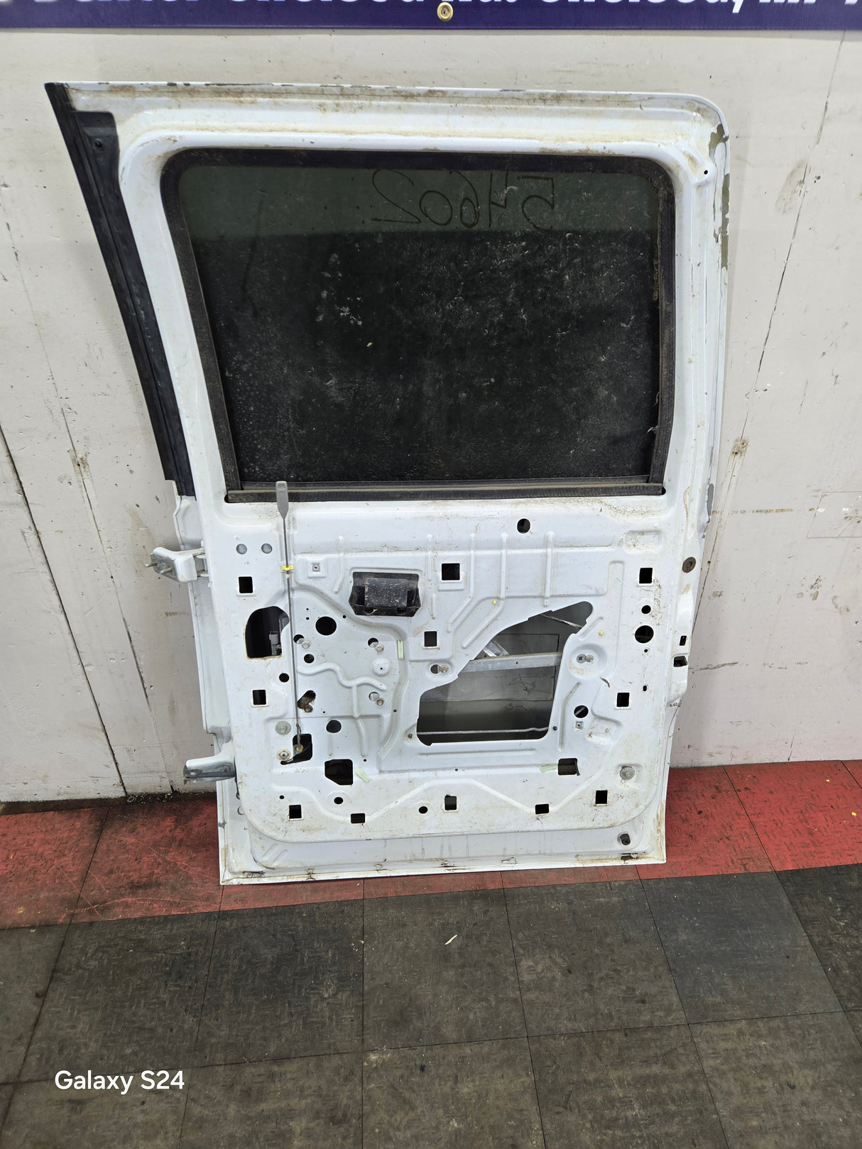 1999-2005 Ford Excursion Passenger Rear Door