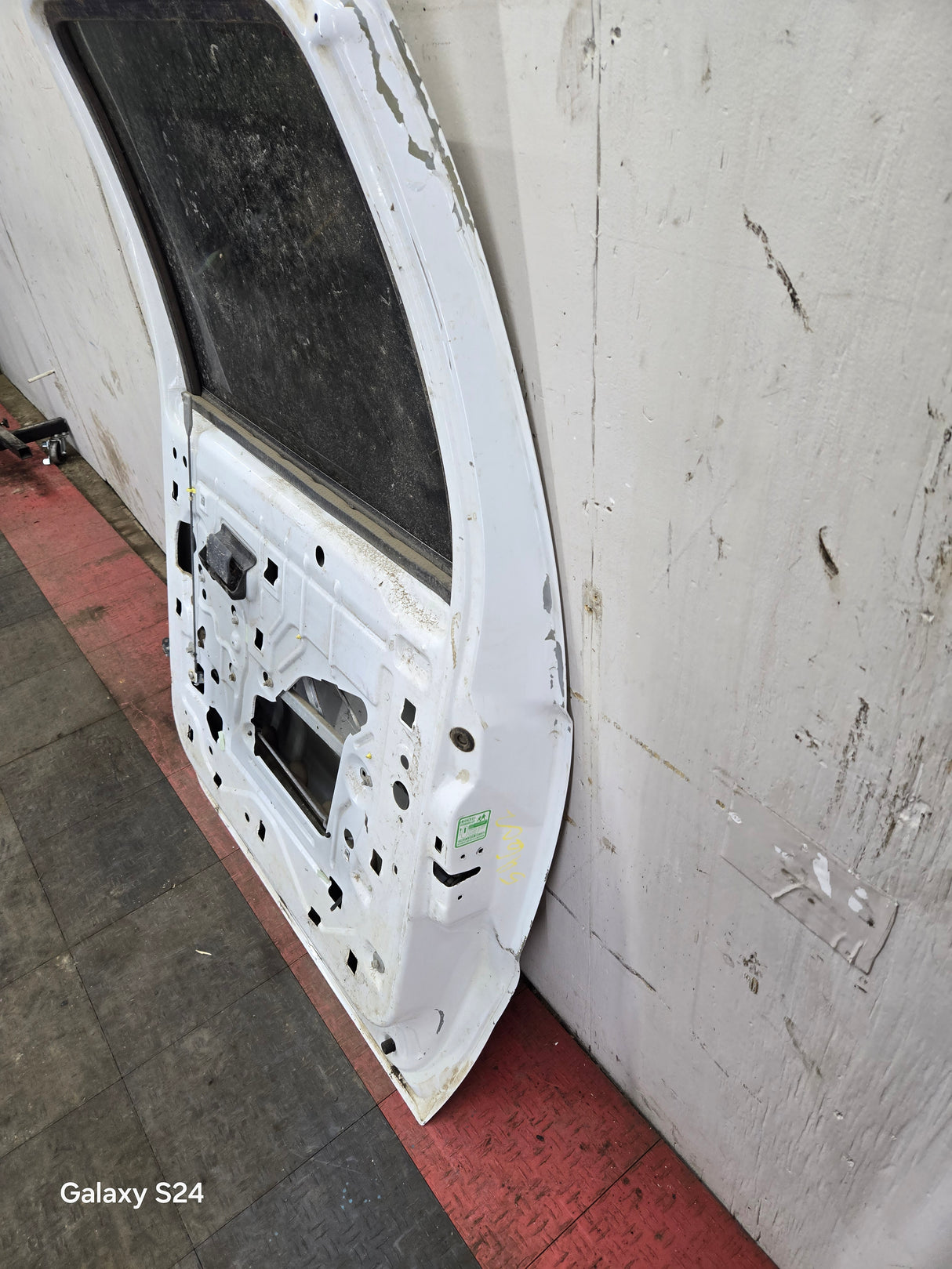 1999-2005 Ford Excursion Passenger Rear Door