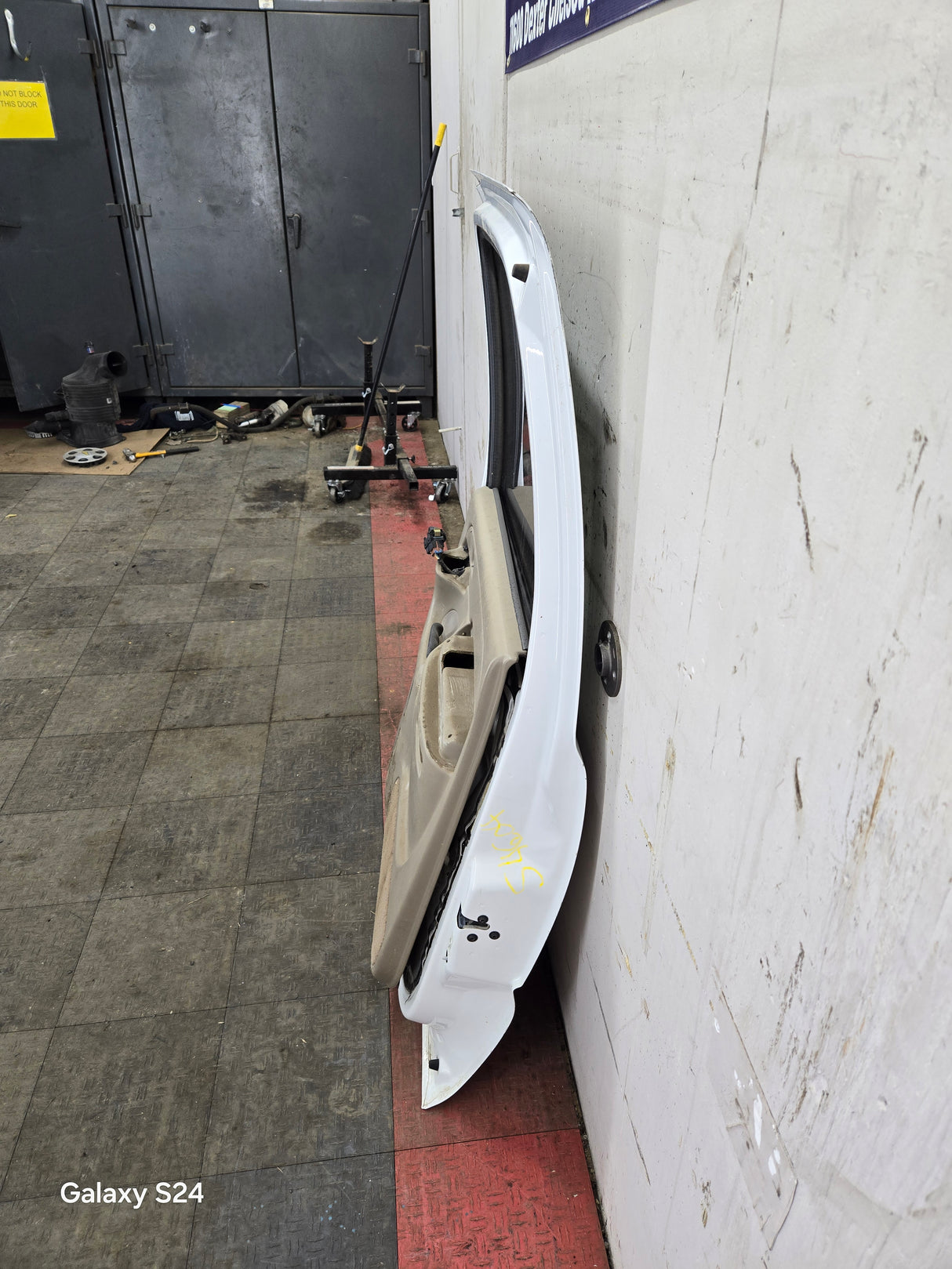 1999-2006 Chevrolet Silverado / GMC Sierra 1500 2500 3500 HD Rear Passenger side Crew Cab rear door RH