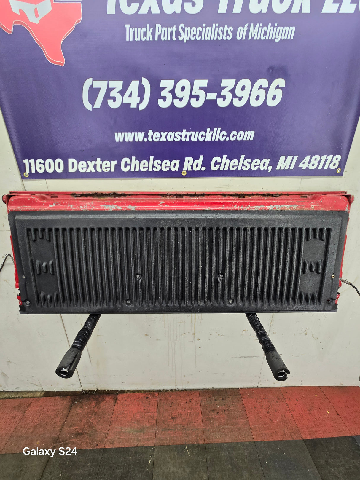 1997-2003 F150 / 1999-2007 Ford F250 F350 F450 F550 Super Duty Tailgate