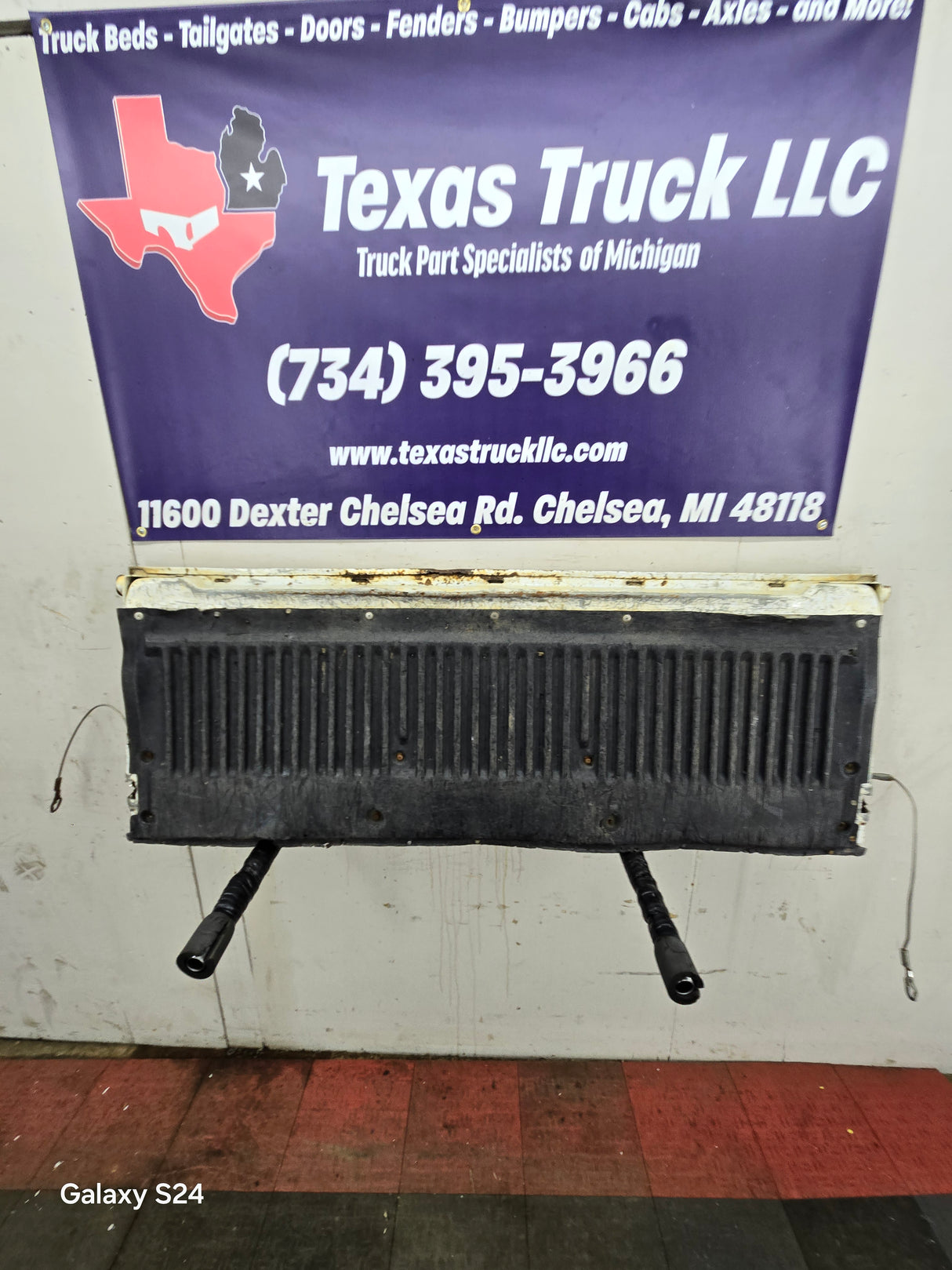 1997-2003 F150 / 1999-2007 Ford F250 F350 F450 F550 Super Duty Tailgate