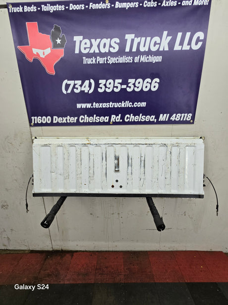 1999-2007 Chevrolet Silverado / GMC Sierra 1500 2500 3500 Tailgate