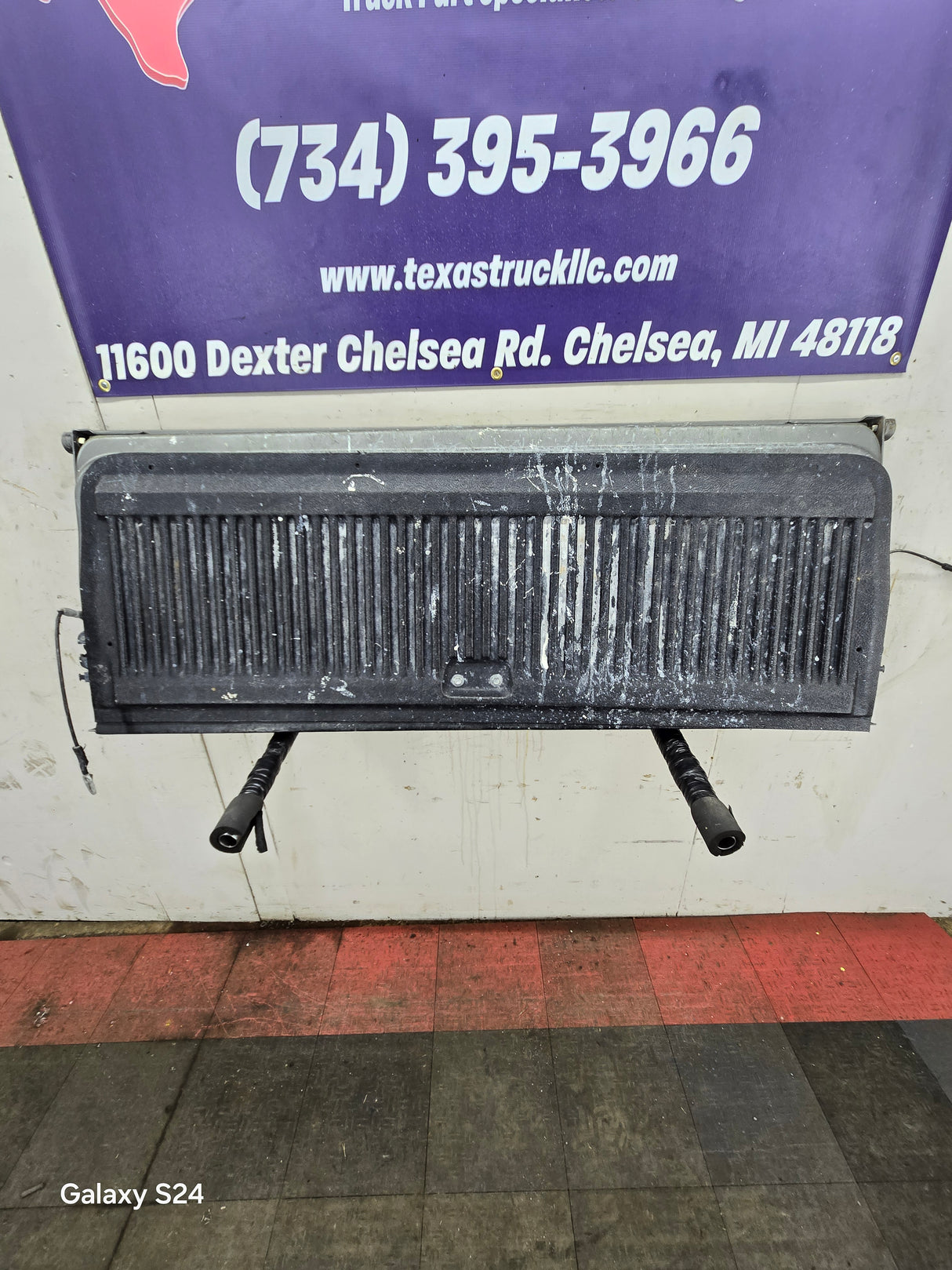 2007-2013 Chevrolet Silverado / GMC Sierra 1500 2500 3500 HD Tailgate