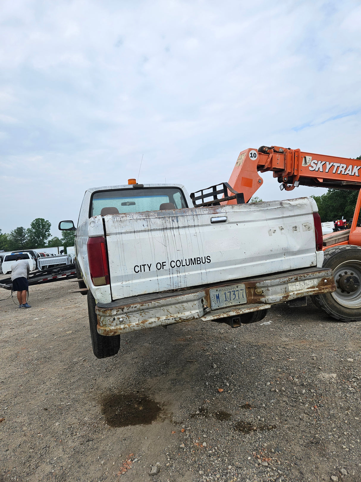 1993 Ford F150 Regular Cab 8' Long Bed OBS - FULL PART OUT