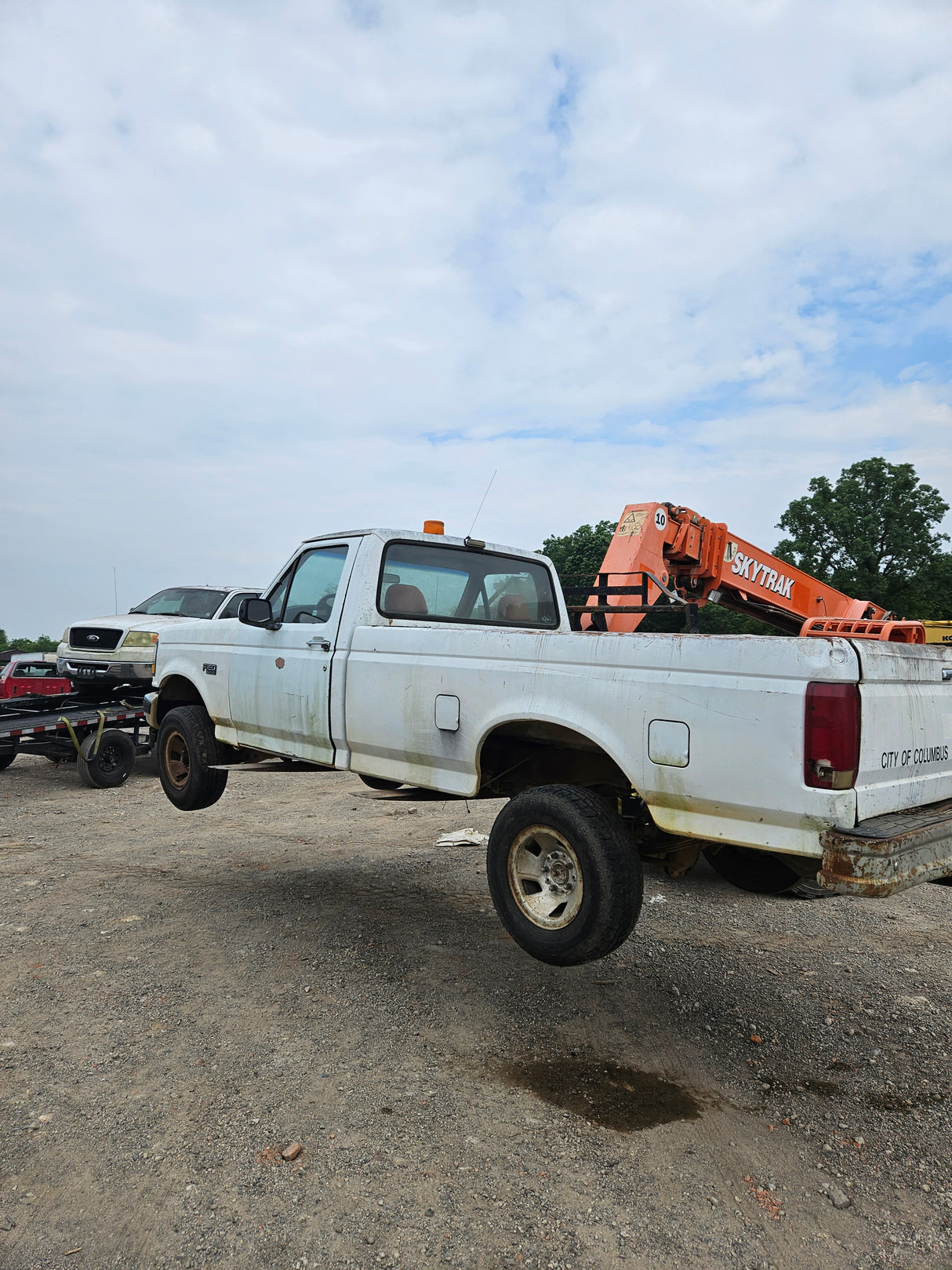 1993 Ford F150 Regular Cab 8' Long Bed OBS - FULL PART OUT