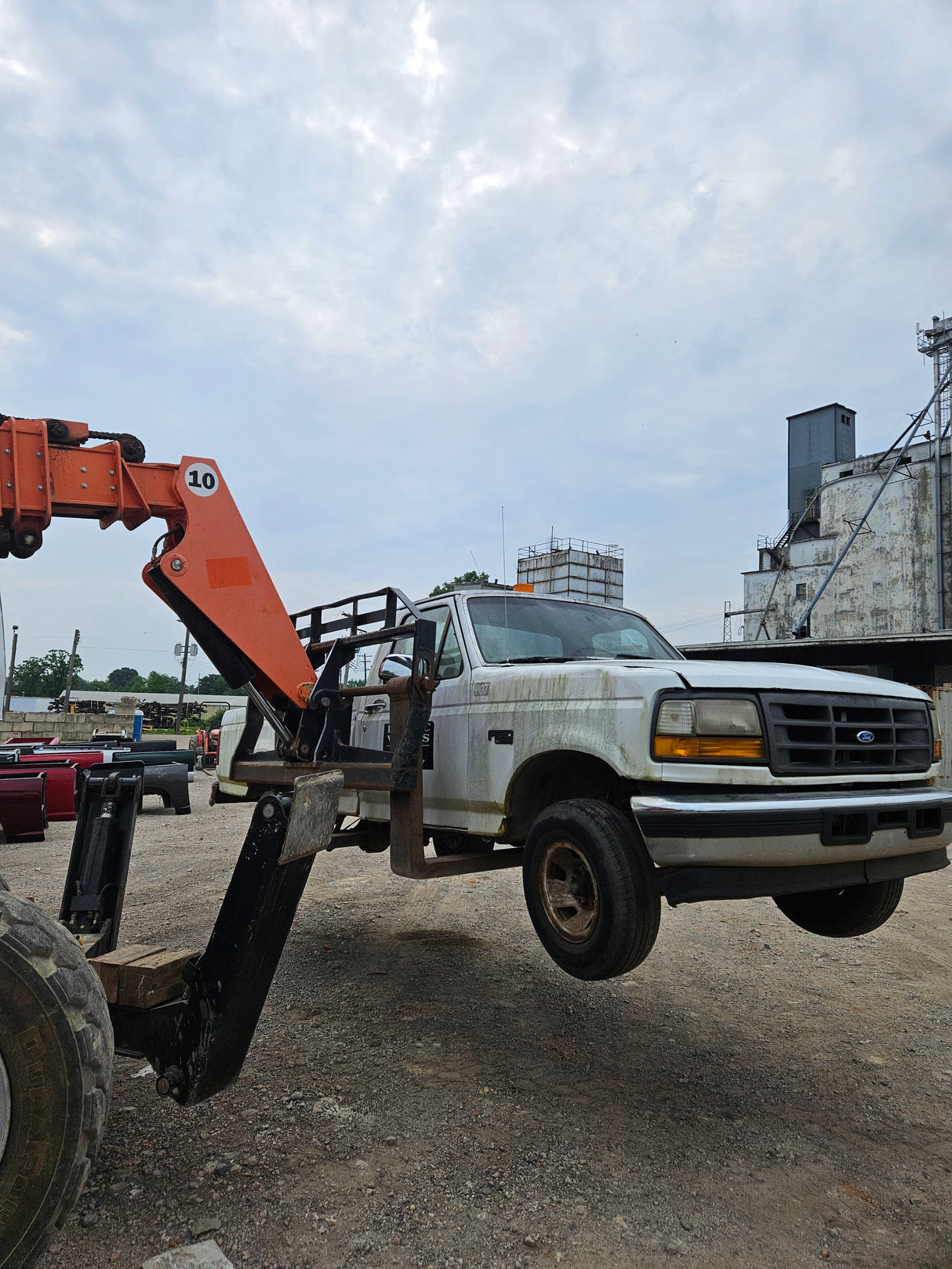 1993 Ford F150 Regular Cab 8' Long Bed OBS - FULL PART OUT