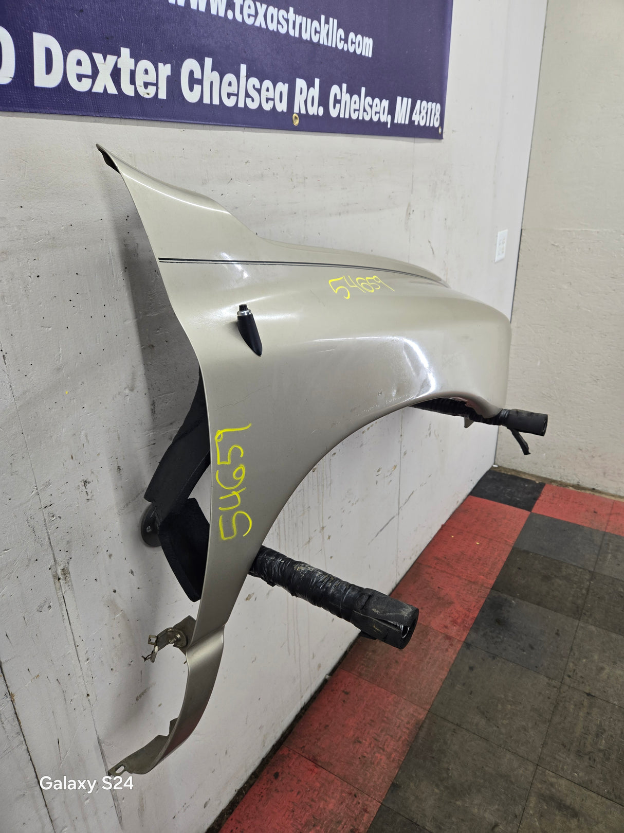 2003-2005 Dodge Ram 3rd Gen 1500 2500 3500 RH Passenger Side Front Fender