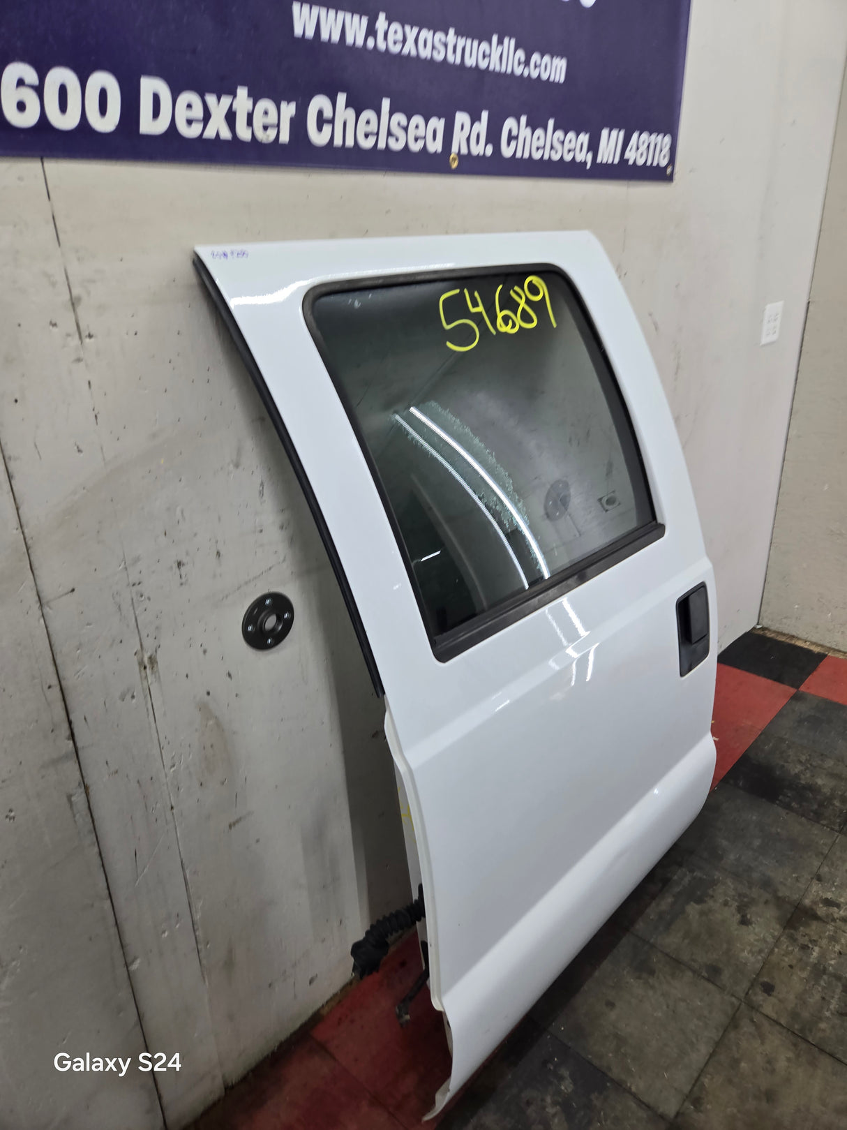 1999-2011 Ford Super Duty LH Driver Side Rear Door Crew Cab F250 F350 F450 F550