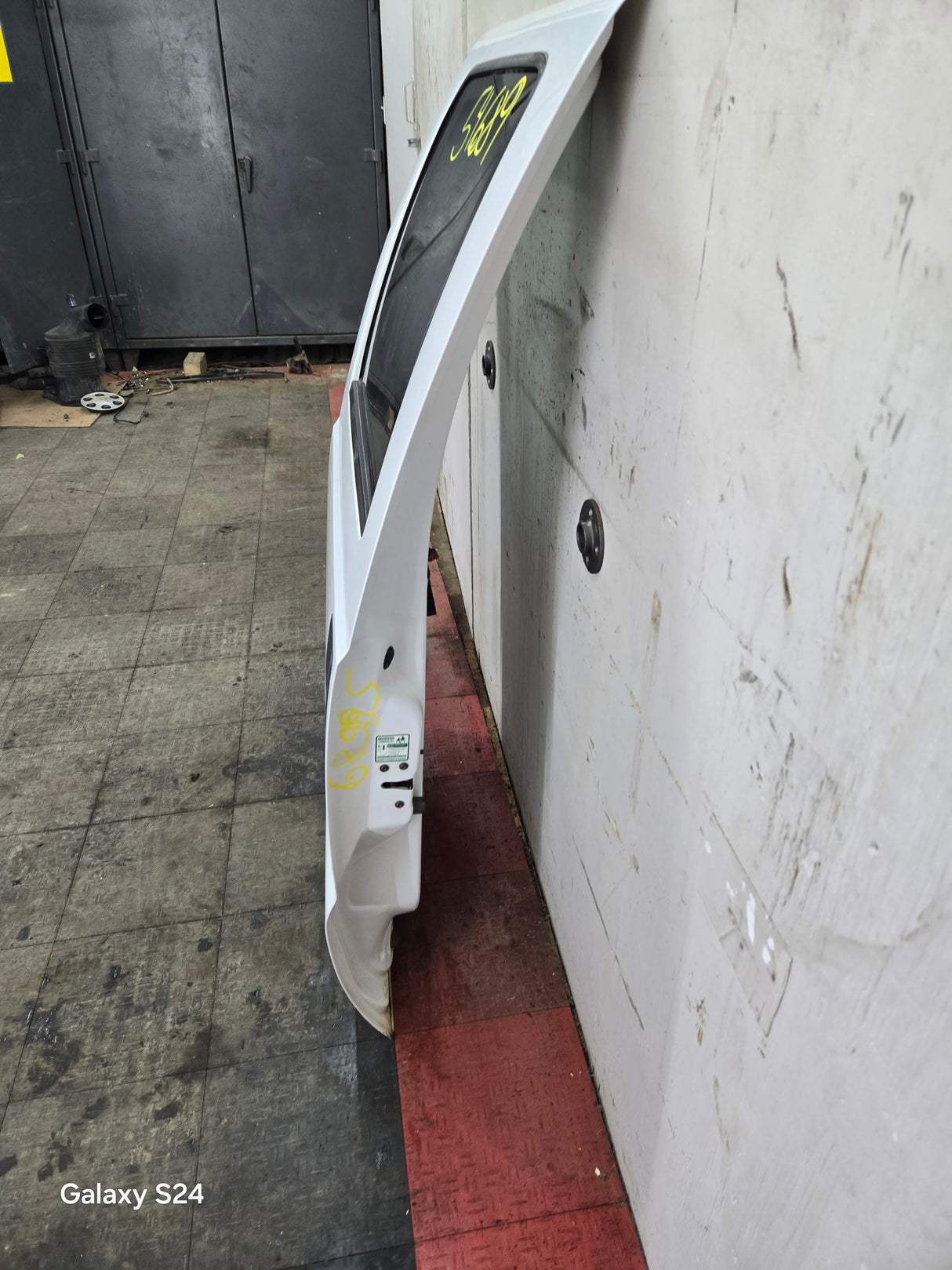 1999-2011 Ford Super Duty LH Driver Side Rear Door Crew Cab F250 F350 F450 F550