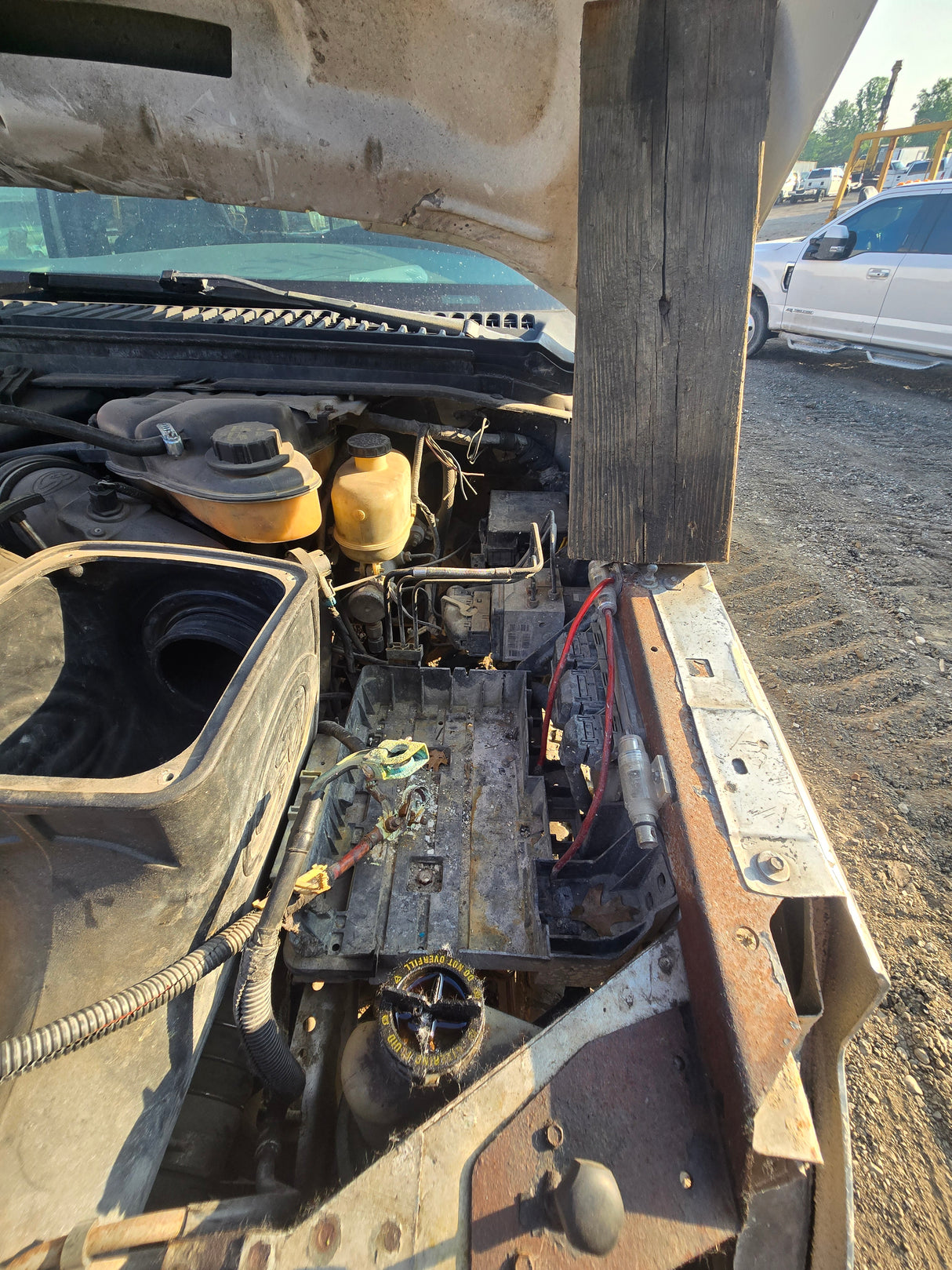 2005 Ford F-350 Super Duty 6.0L Power Stroke Crew Cab Short Bed 2wd - FULL PART OUT
