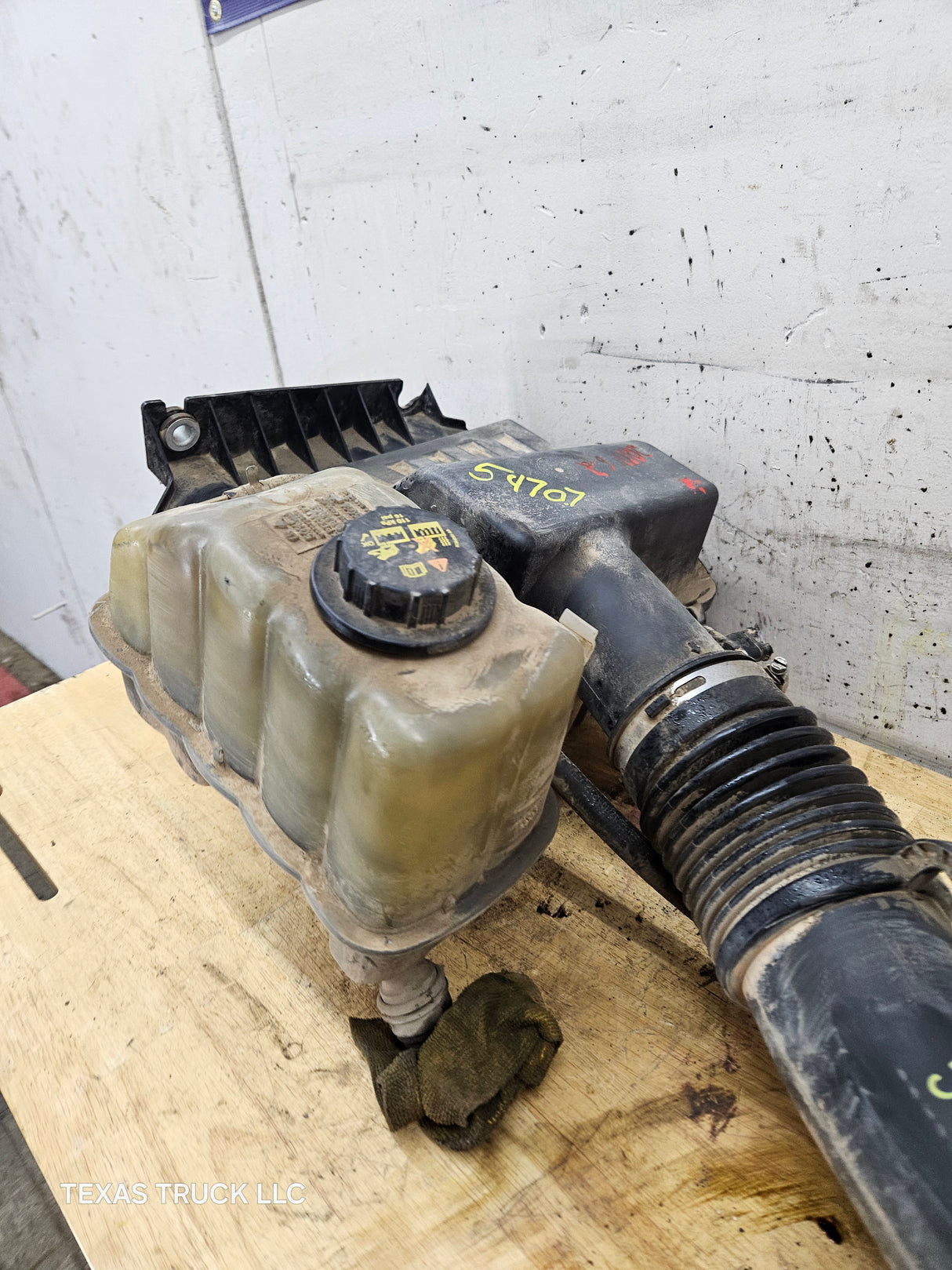 2011-2016 6.2L Air Intake Tube Duct Pipe & Air Filter Intake Box Lid & Coolant Reservoir OEM BC34-9F765-AA Ford Super Duty F250 F350 F450 F550