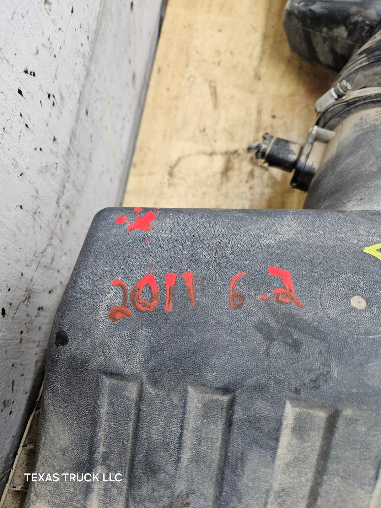 2011-2016 6.2L Air Intake Tube Duct Pipe & Air Filter Intake Box Lid & Coolant Reservoir OEM BC34-9F765-AA Ford Super Duty F250 F350 F450 F550