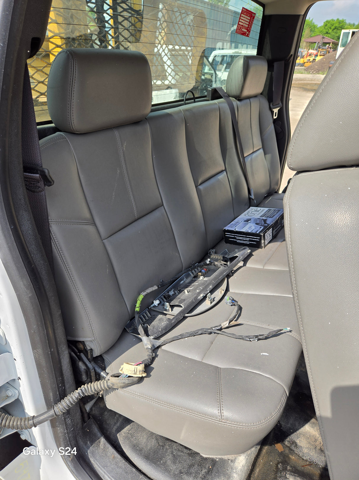 2007-2013 Chevrolet Silverado / GMC Sierra 1500 2500 3500 HD Extended Cab
