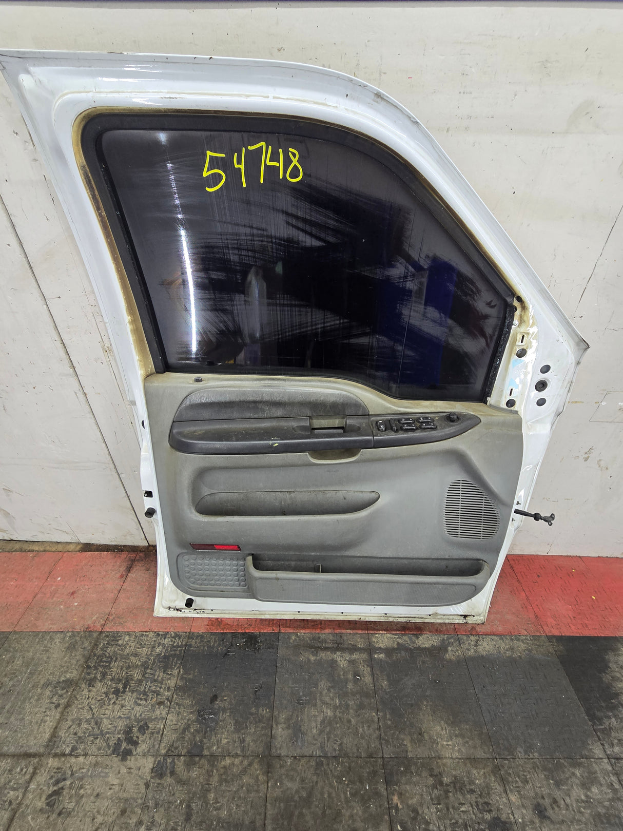 1999-2011 Ford Super Duty Front Driver Side Door F250 F350 F450 F550