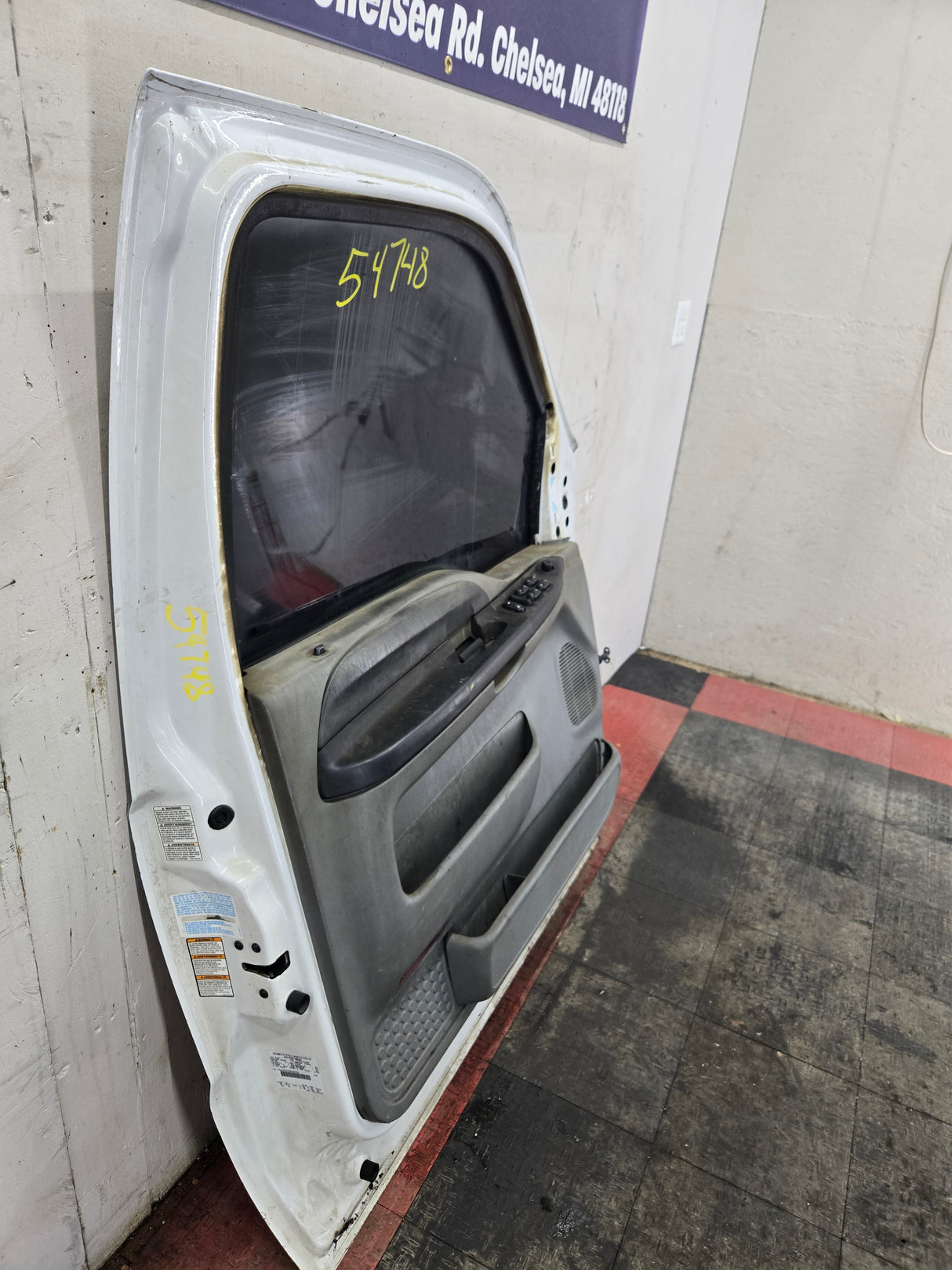 1999-2011 Ford Super Duty Front Driver Side Door F250 F350 F450 F550