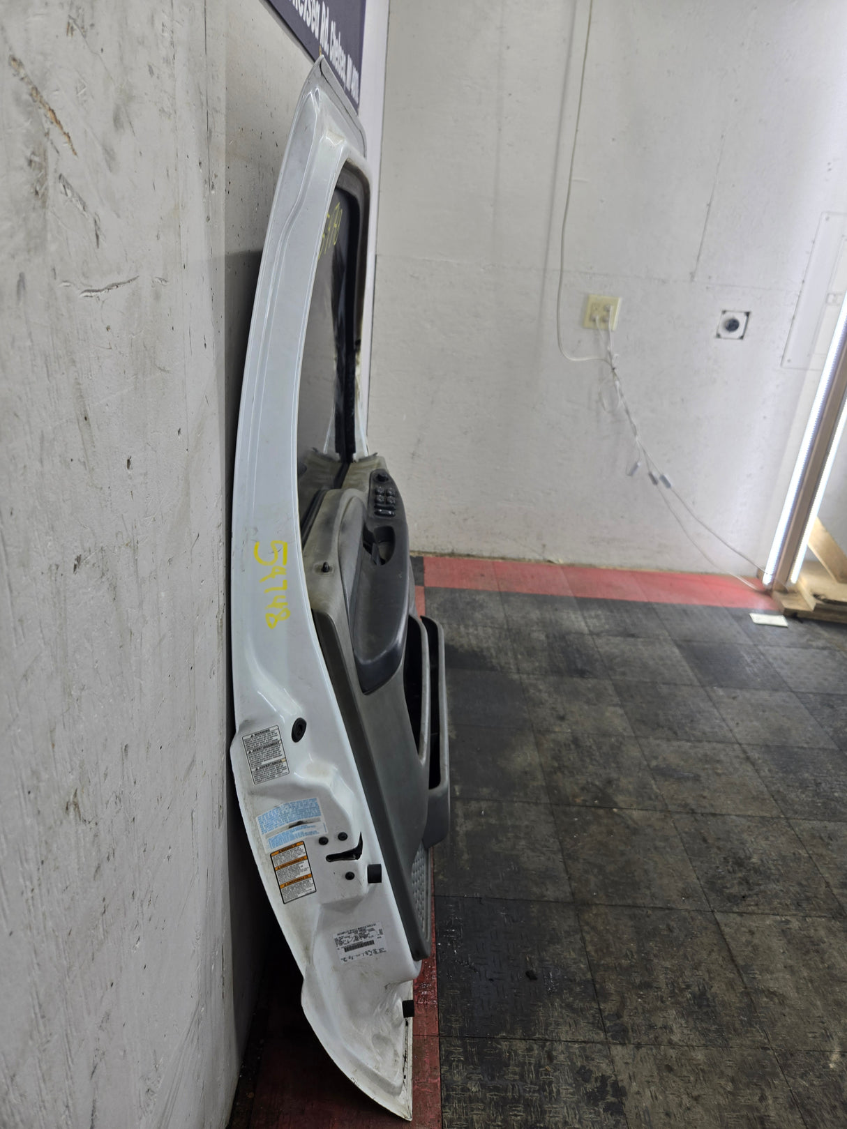 1999-2011 Ford Super Duty Front Driver Side Door F250 F350 F450 F550
