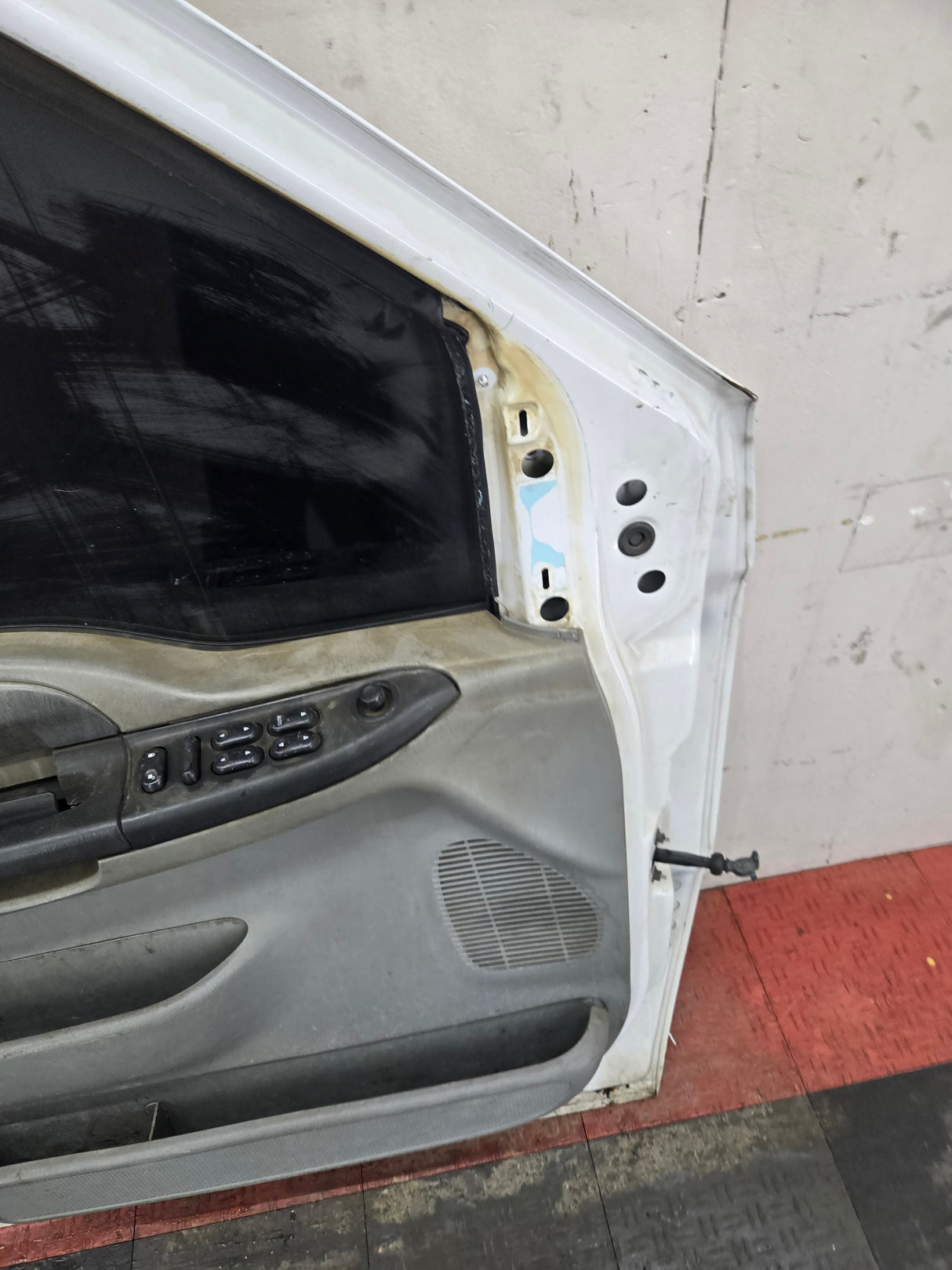 1999-2011 Ford Super Duty Front Driver Side Door F250 F350 F450 F550
