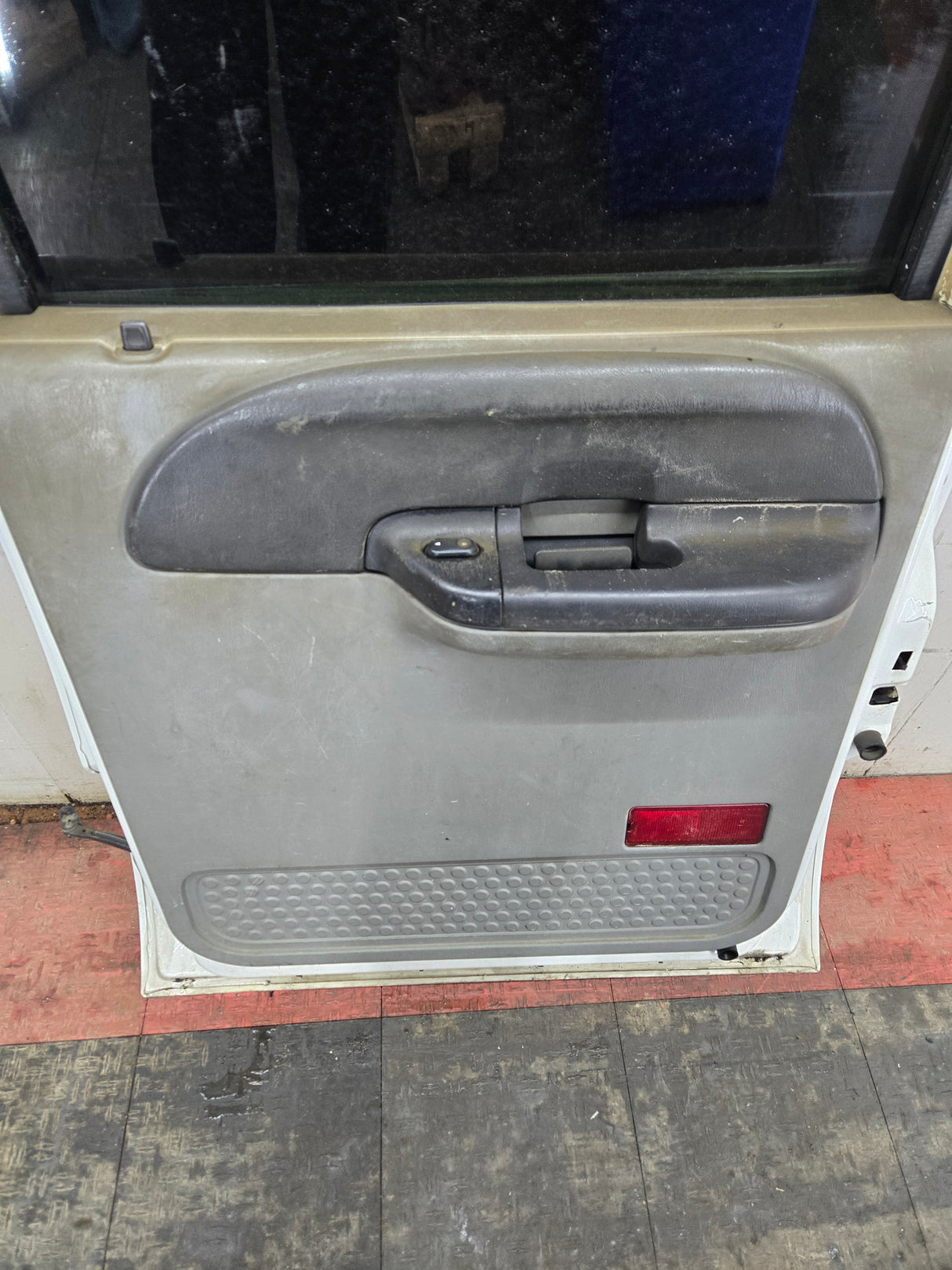 1999-2011 Ford Super Duty Rear Crew Cab RH Passenger Side Door F250 F350 F450 F550 Oxford White