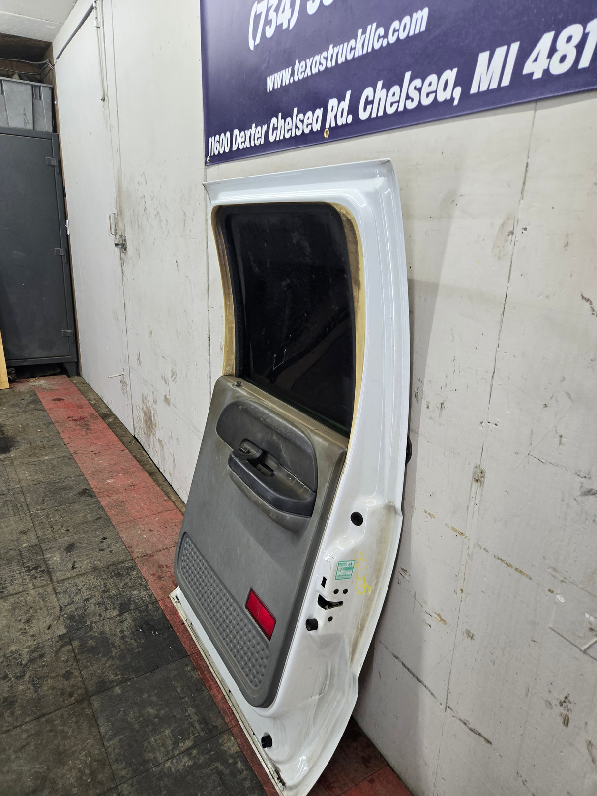 1999-2011 Ford Super Duty Rear Crew Cab RH Passenger Side Door F250 F350 F450 F550 Oxford White