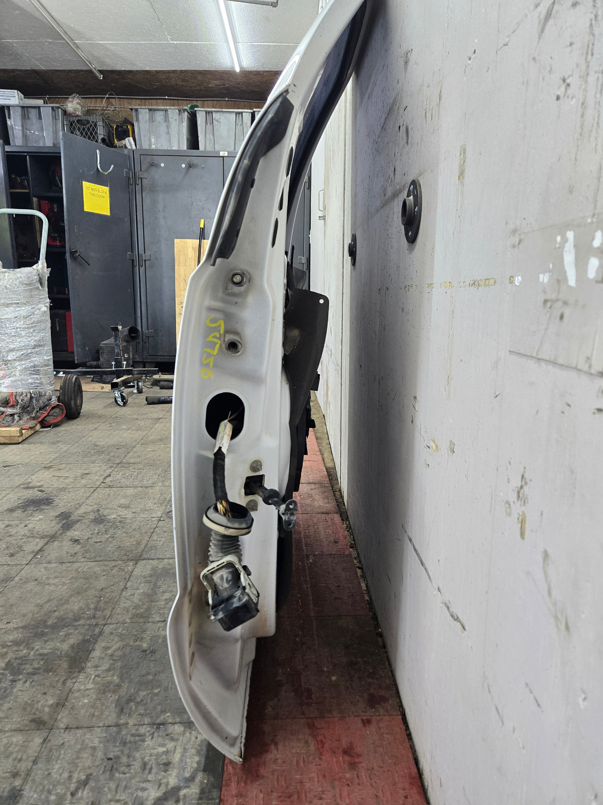2012-2016 Ford Super Duty Passenger Side Front Door RH F250 F350 F450 F550