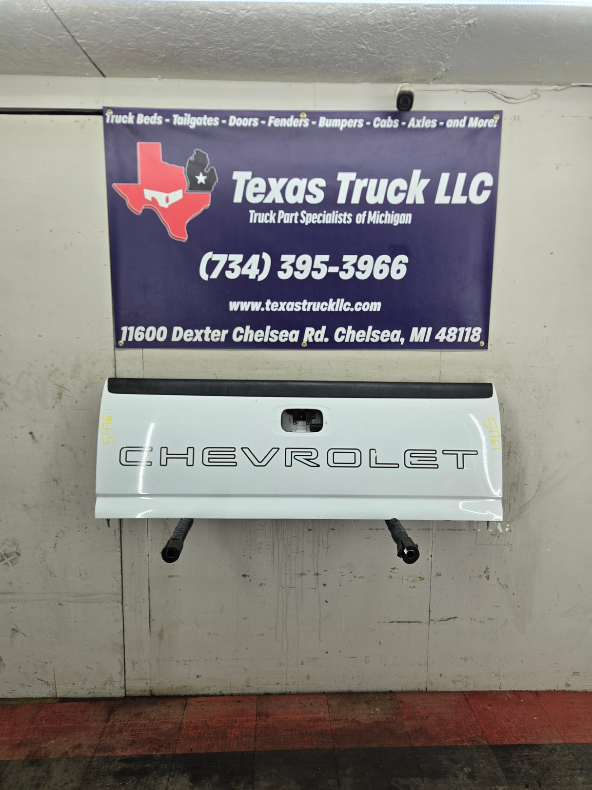 1999-2007 Chevrolet Silverado / GMC Sierra 1500 2500HD 3500 HD Tailgate