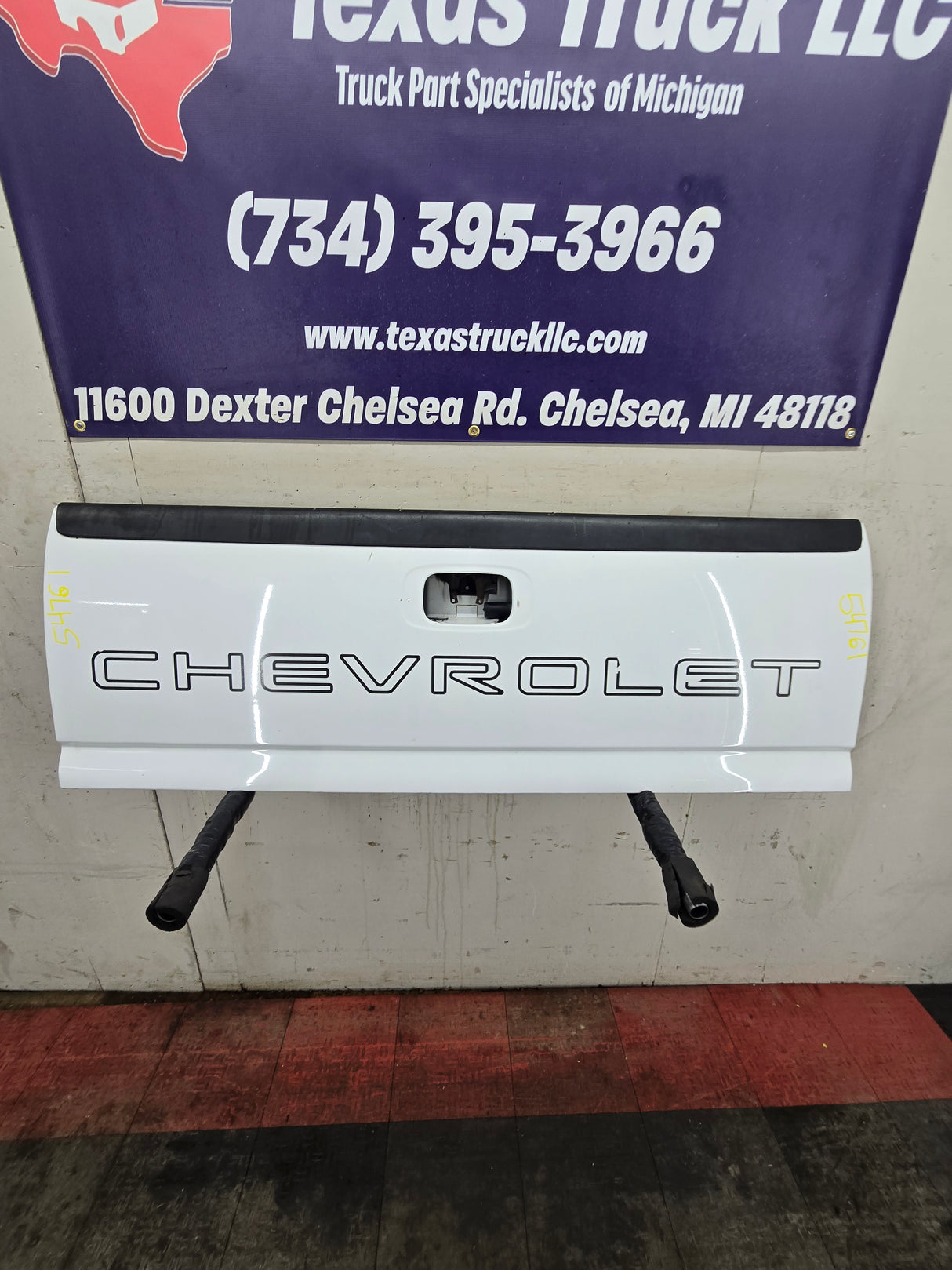 1999-2007 Chevrolet Silverado / GMC Sierra 1500 2500HD 3500 HD Tailgate