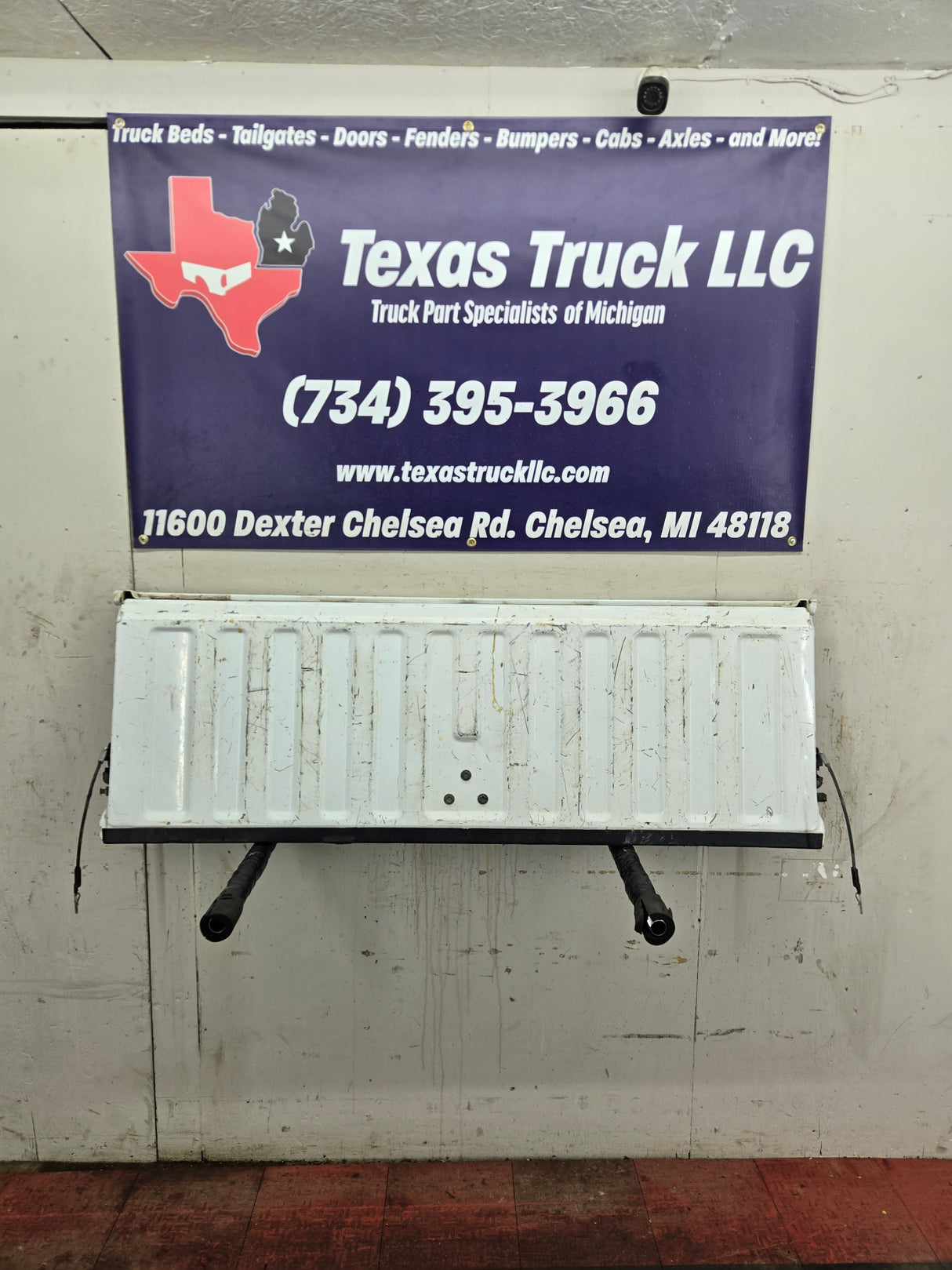 1999-2007 Chevrolet Silverado / GMC Sierra 1500 2500HD 3500 HD Tailgate