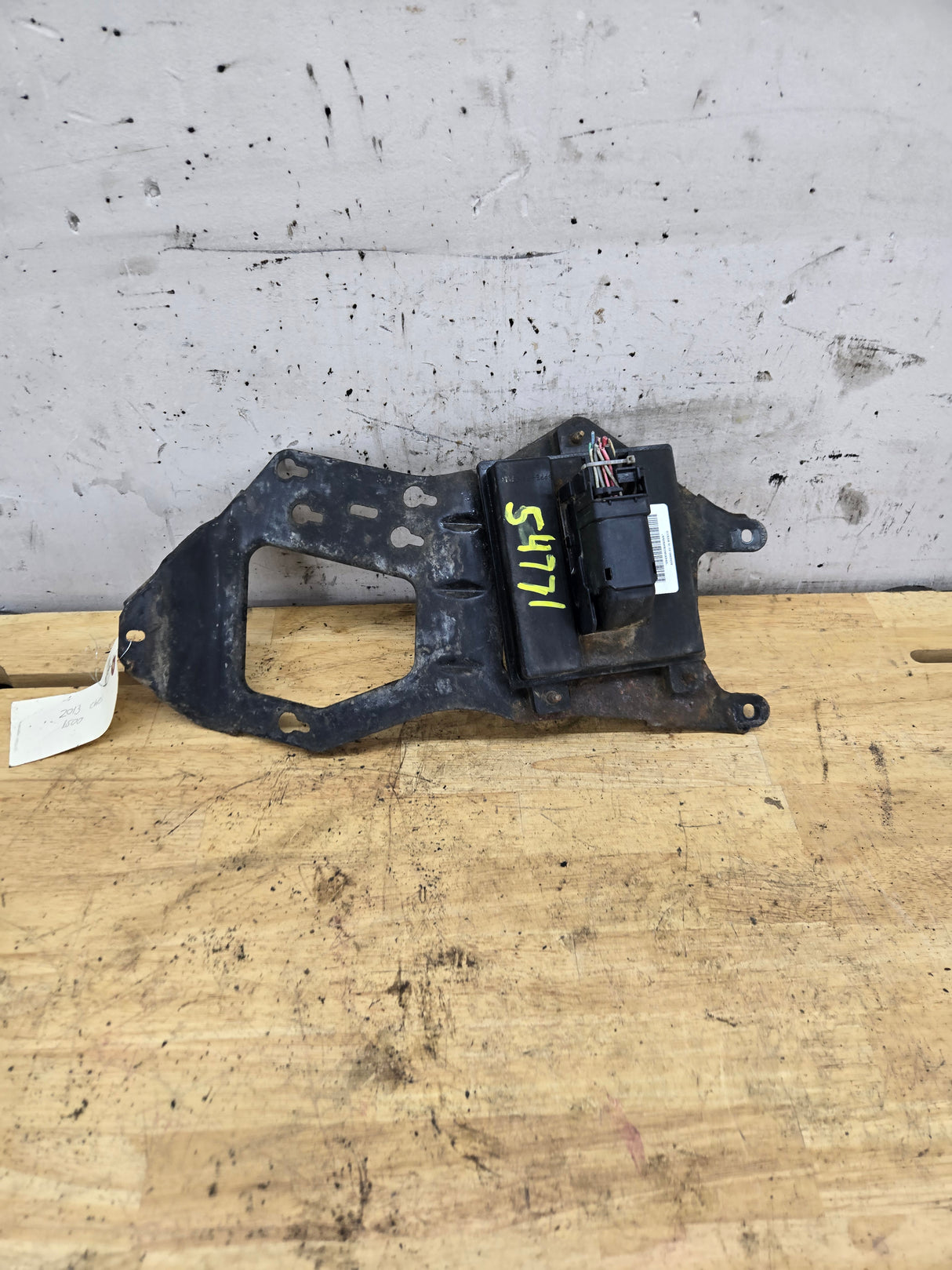 2013 Chevrolet Silverado / GMC Sierra 1500 Fuel System Control Module 20964304
