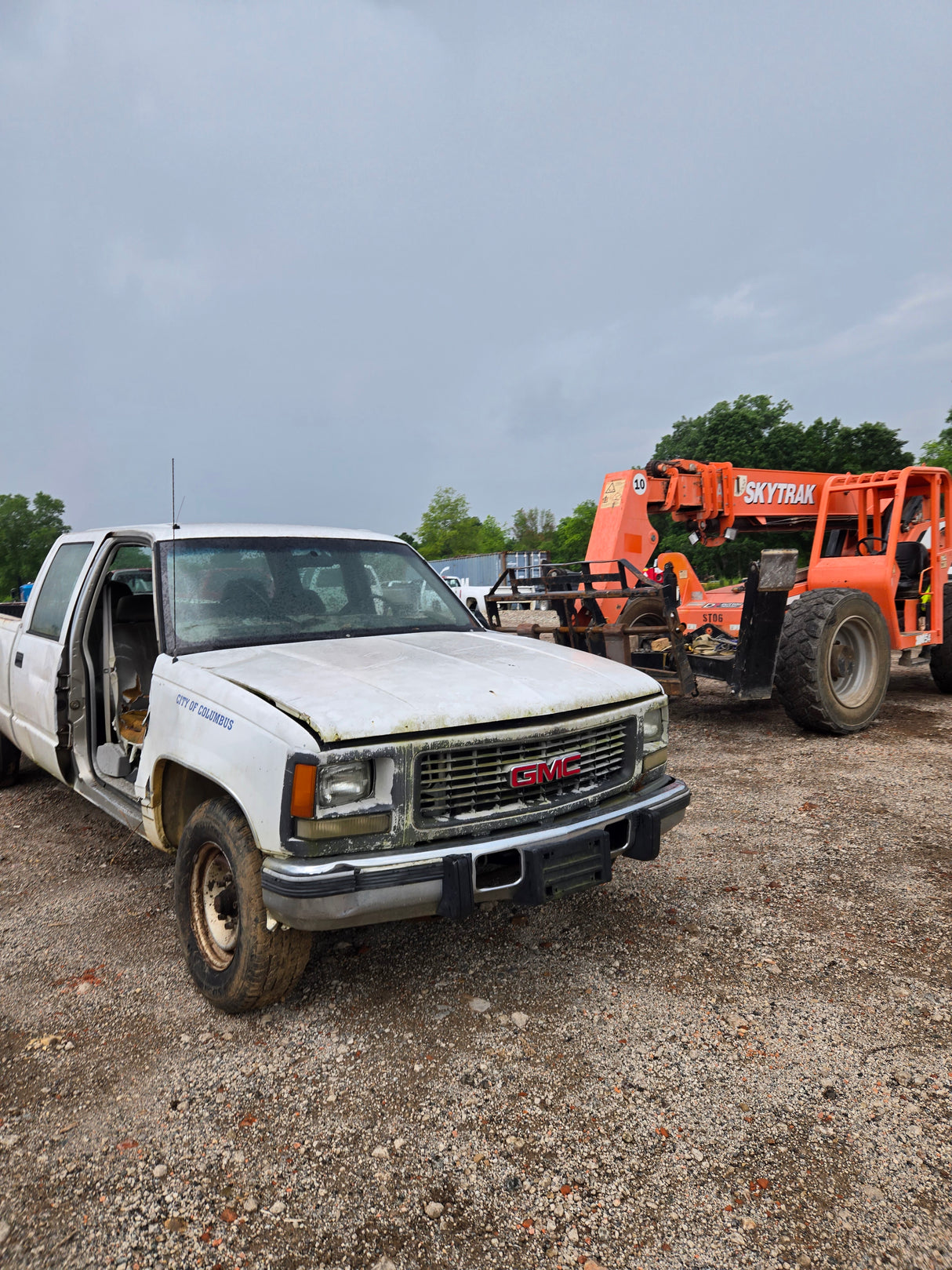 2000 GMC Sierra 3500 Crew Cab Long Bed old body style - FULL PART OUT