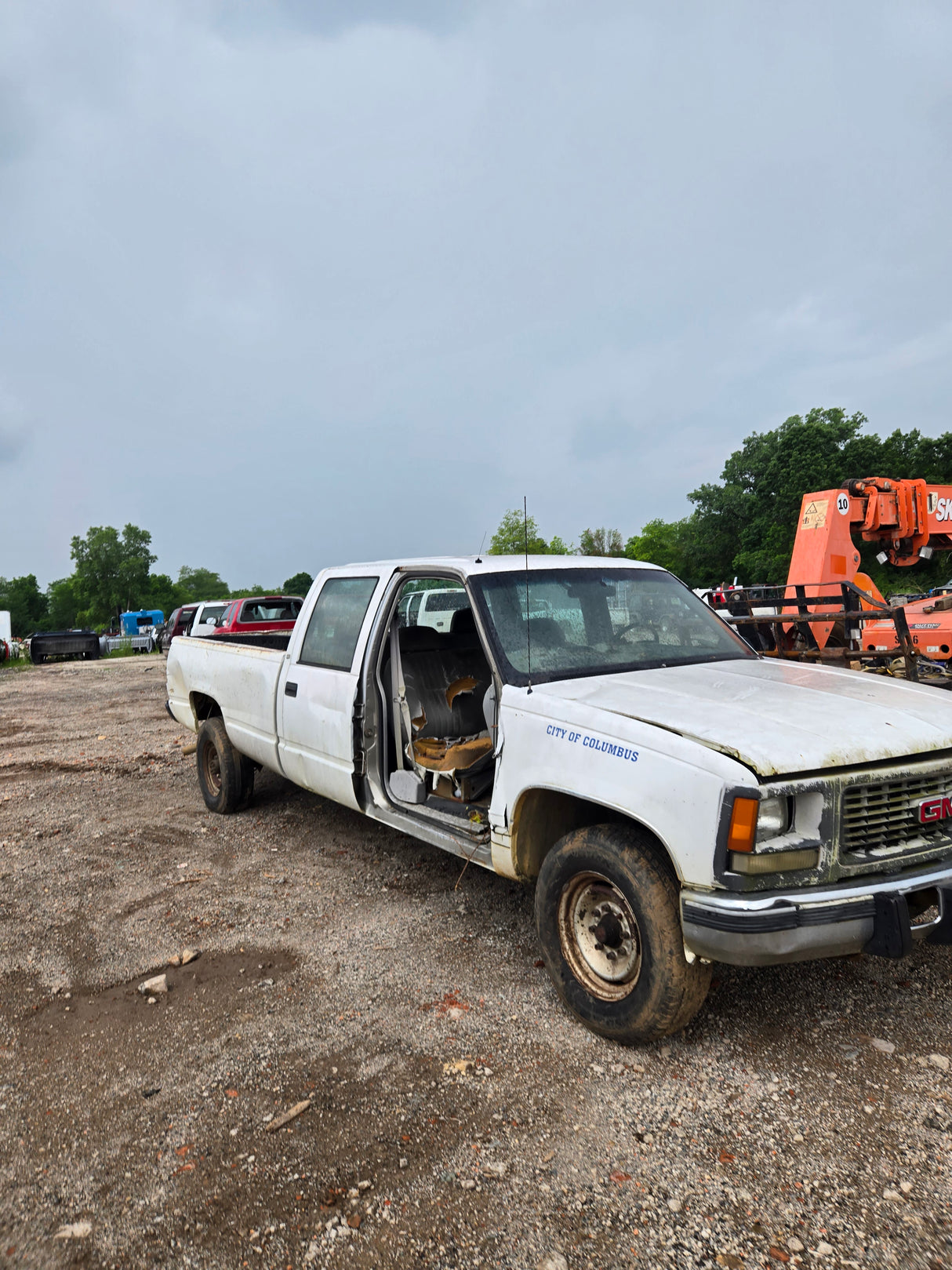 2000 GMC Sierra 3500 Crew Cab Long Bed old body style - FULL PART OUT