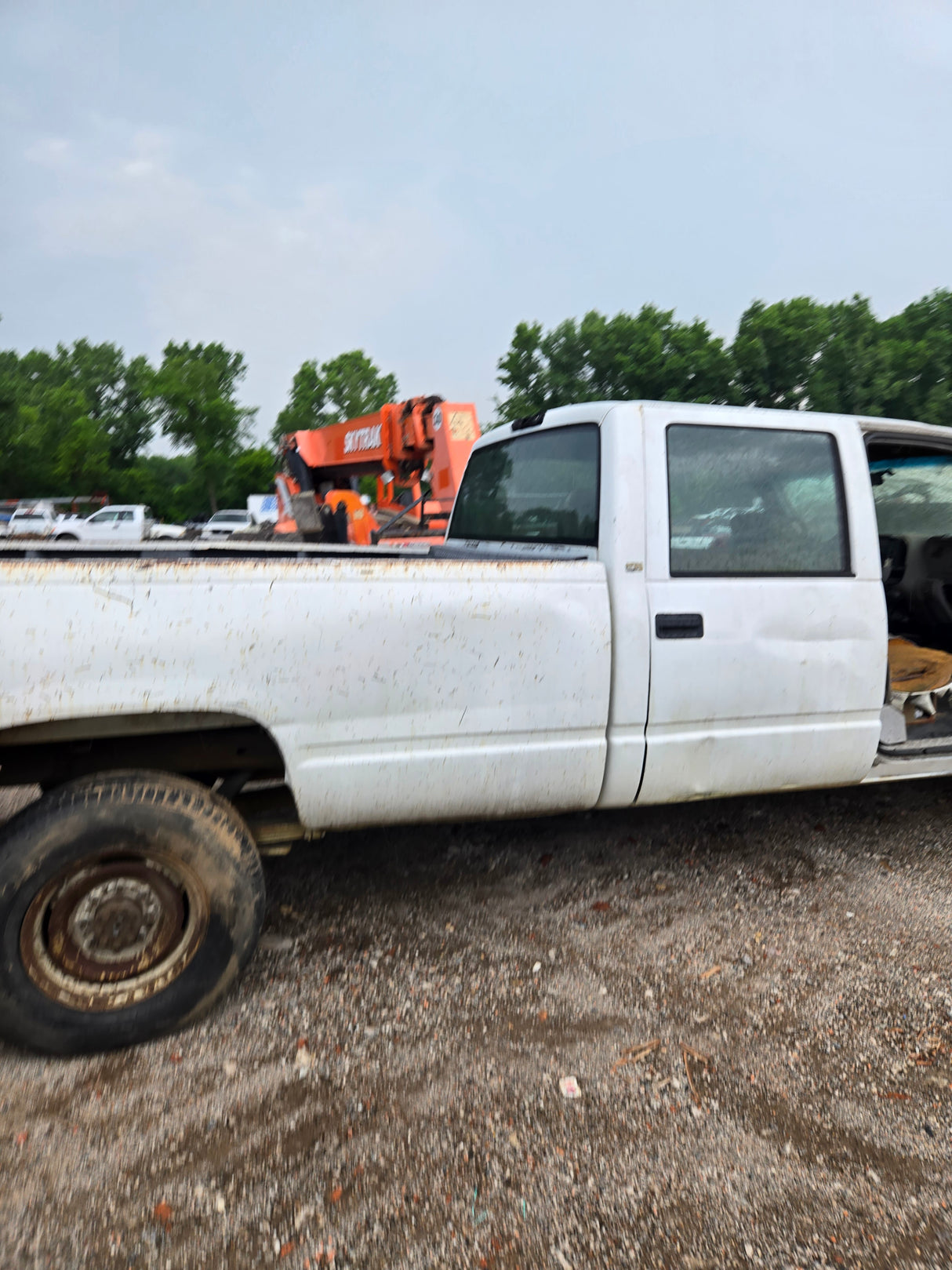 2000 GMC Sierra 3500 Crew Cab Long Bed old body style - FULL PART OUT