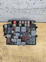 2006-2007 Chevrolet Silverado / GMC Sierra 1500 2500 3500 Engine Bay Fuse Box - 15139209