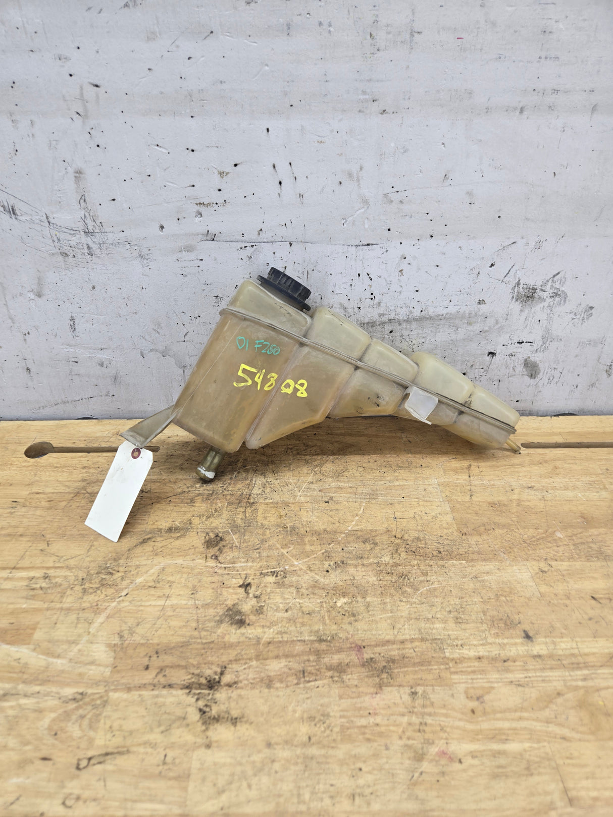 1999-2004 Ford Super Duty Coolant Reservoir & Cap 5.4L 6.8L V8 V10 Triton 7.3L Power Stroke F250 F350 F450 F550