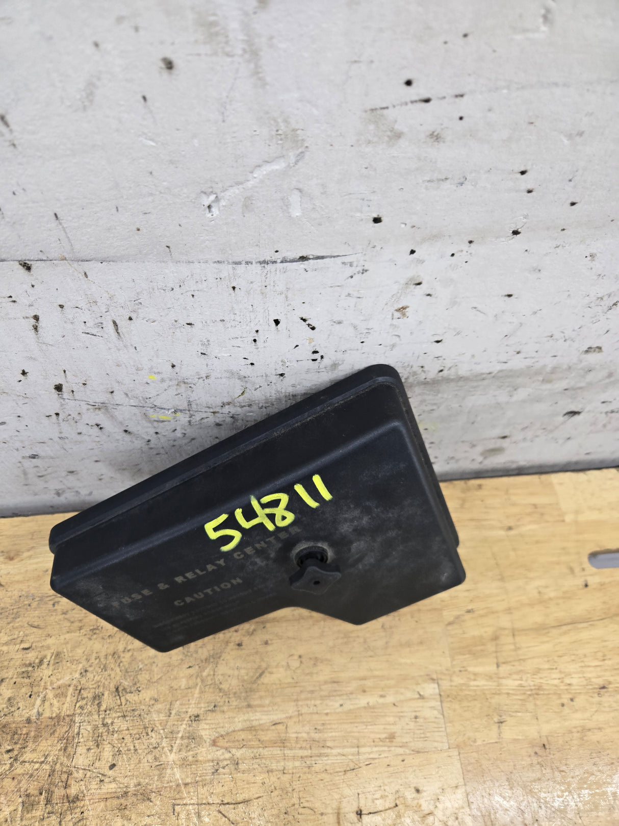 2002-2005 Dodge Ram Fuse Box Cover Lid Engine Bay 1500 2500 3500 7240-1937-30