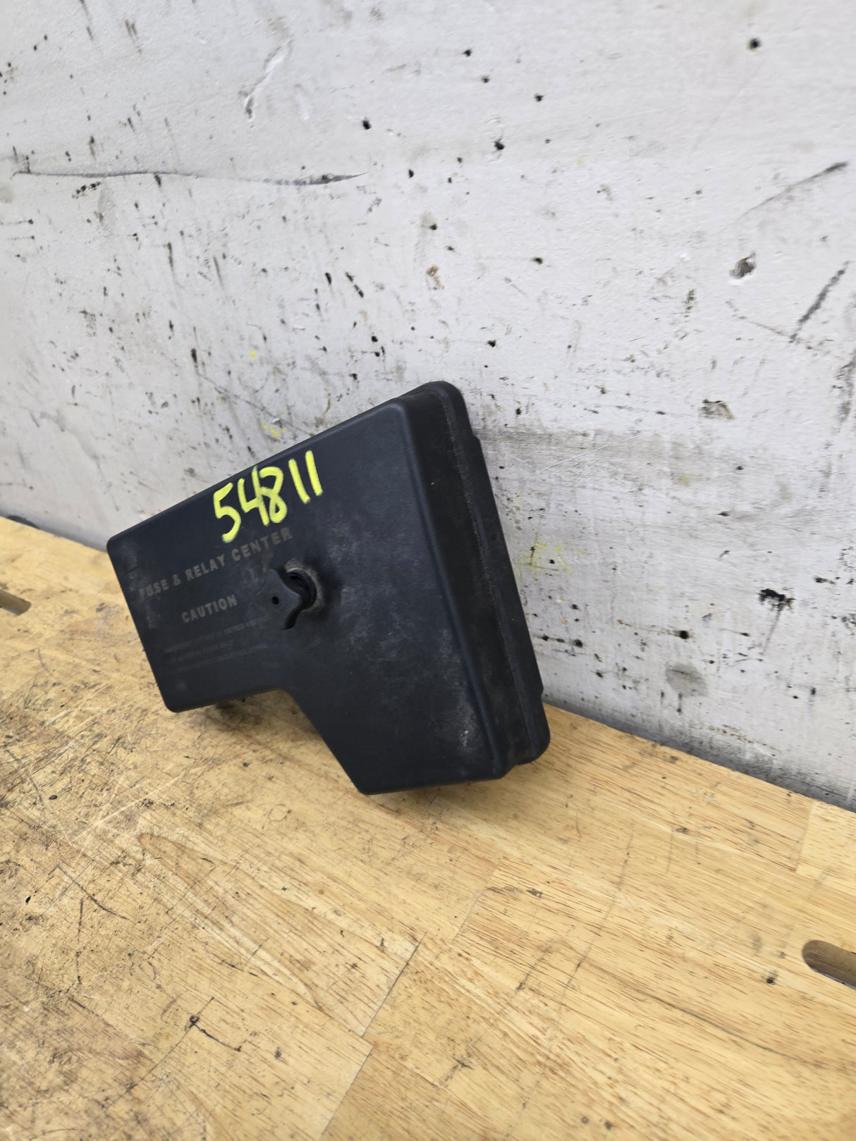 2002-2005 Dodge Ram Fuse Box Cover Lid Engine Bay 1500 2500 3500 7240-1937-30