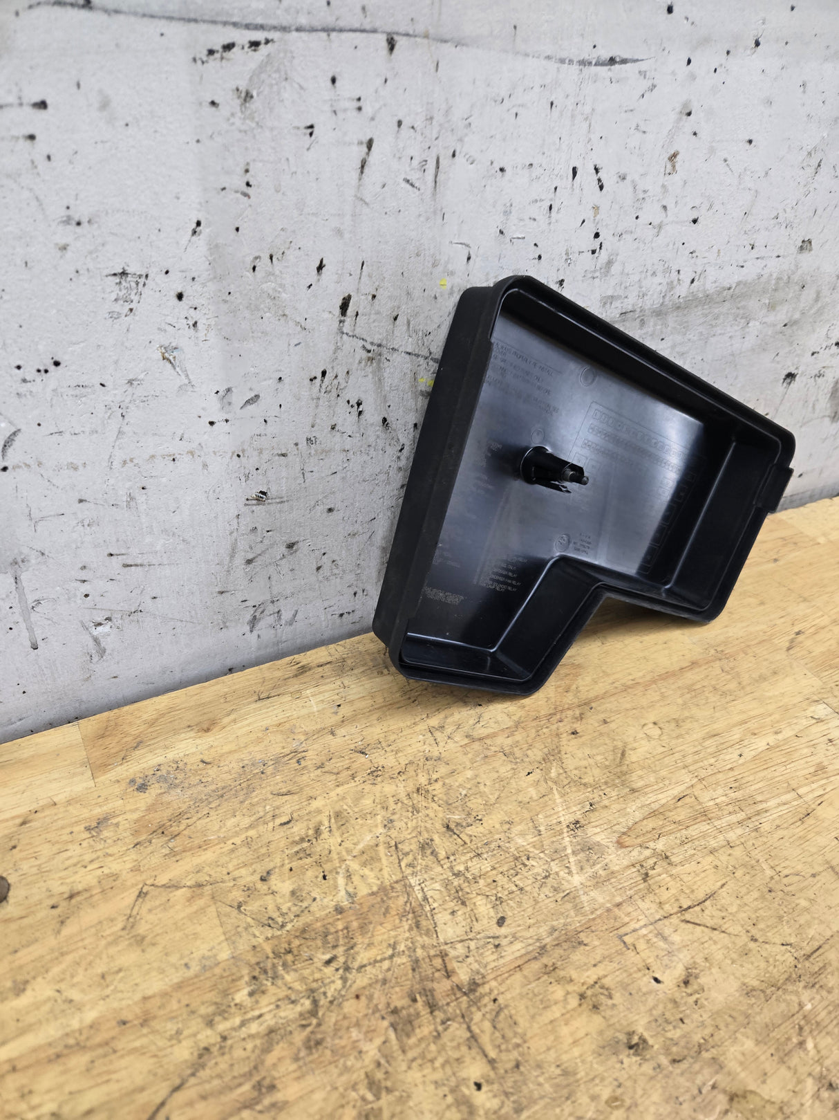 2002-2005 Dodge Ram Fuse Box Cover Lid Engine Bay 1500 2500 3500 7240-1937-30