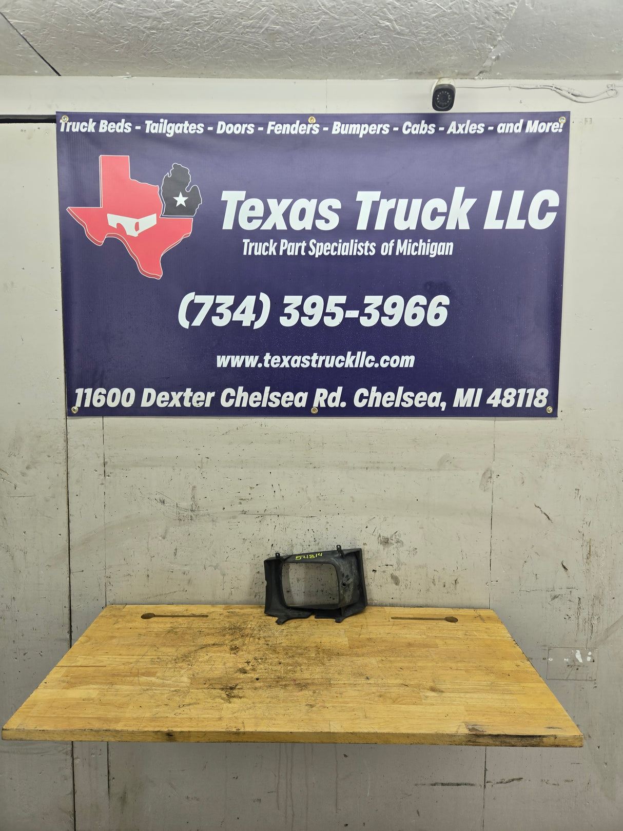 1999-2004 Ford Super Duty F250 F350 F450 F550 RH Right Passenger Headlight Bezel Surround Trim Ring
