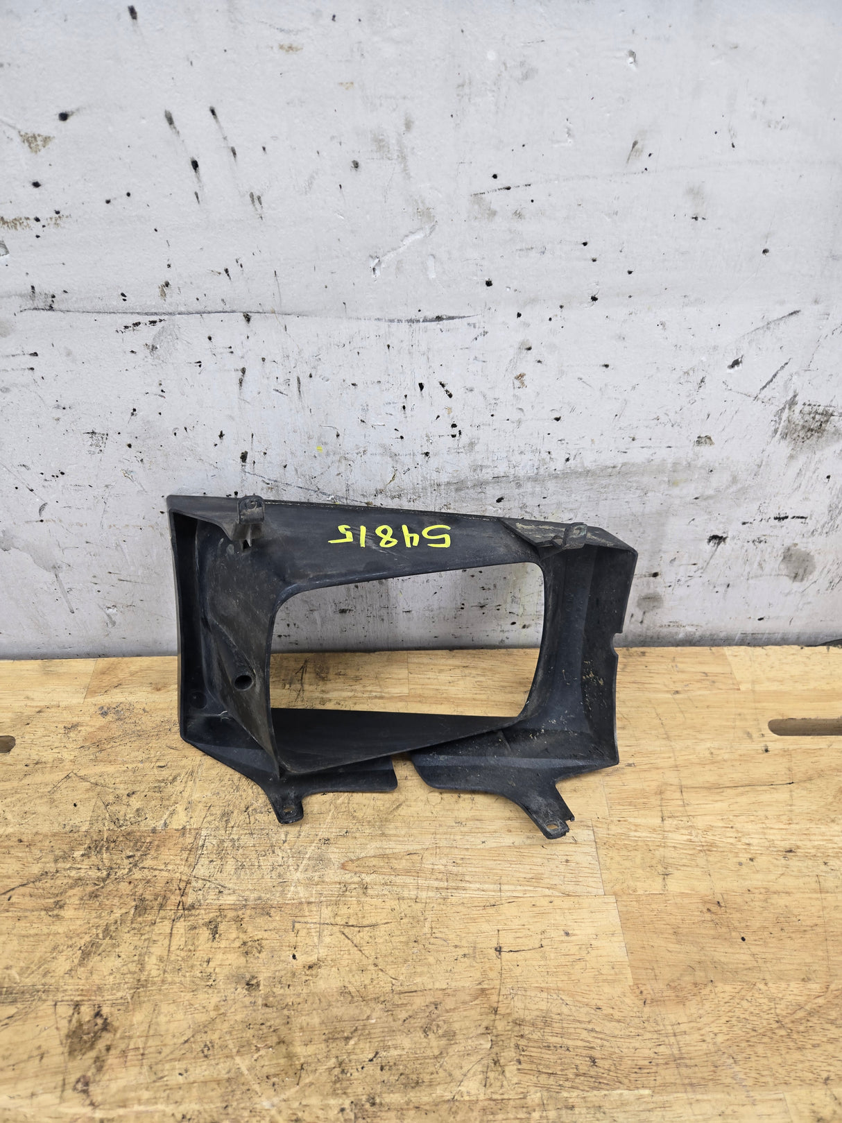 1999-2004 Ford Super Duty F250 F350 F450 F550 LH Driver Side Headlight Bezel Surround Trim Ring