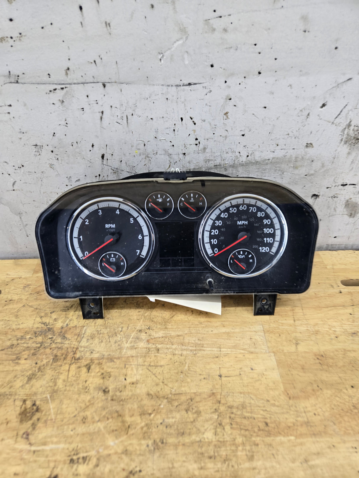 2012 Dodge Ram 1500 4.7L Speedometer Gauge Cluster A2C32015501