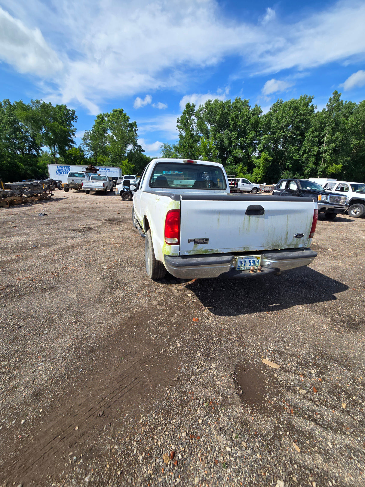1999 Ford F-350 Super Duty 7.3L Power Stroke ZF6 Manual Transmission Extended Cab Short Bed 2wd - FULL PART OUT