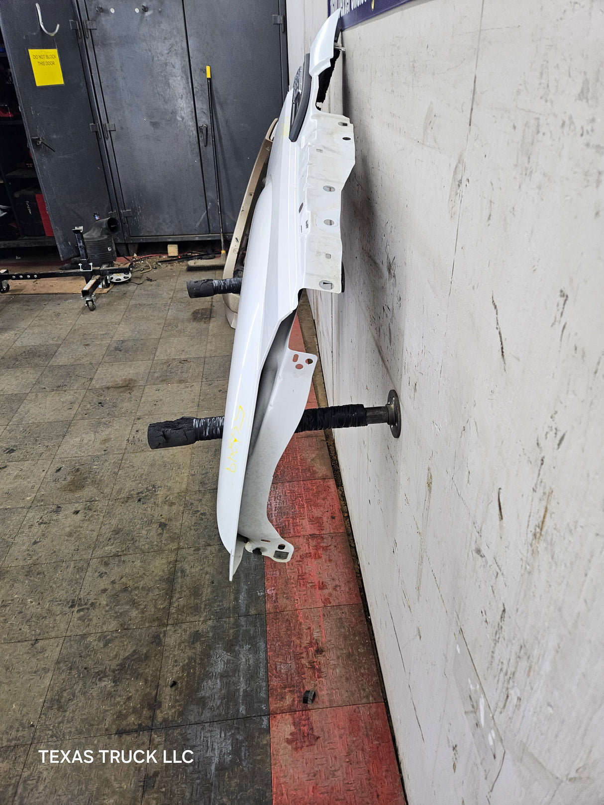 2011-2016 Ford Super Duty F250 F350 RH Passenger Side Front Fender Quarter Panel