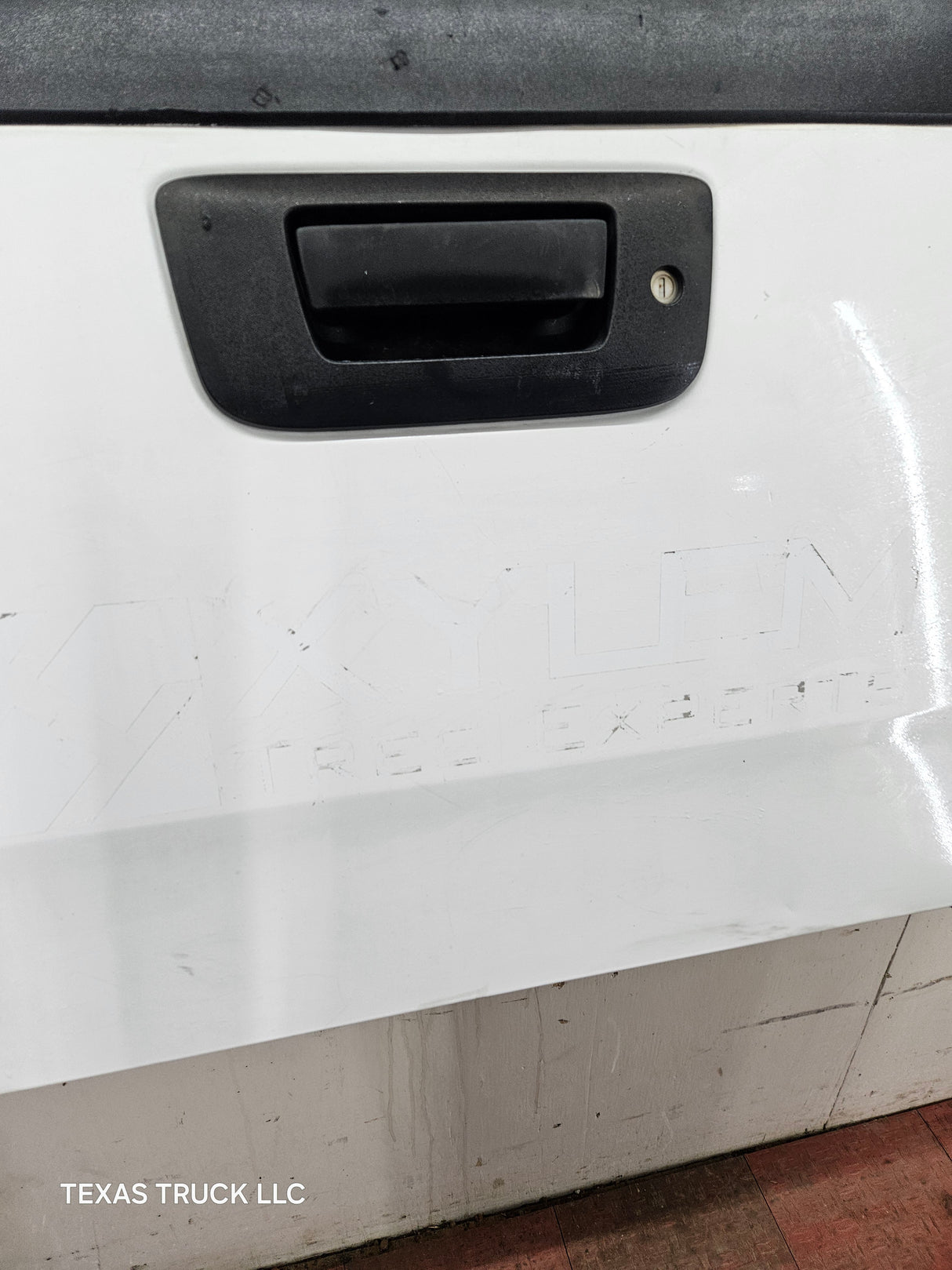2007-2013 Chevrolet Silverado / GMC Sierra 1500 2500 3500 HD Tailgate