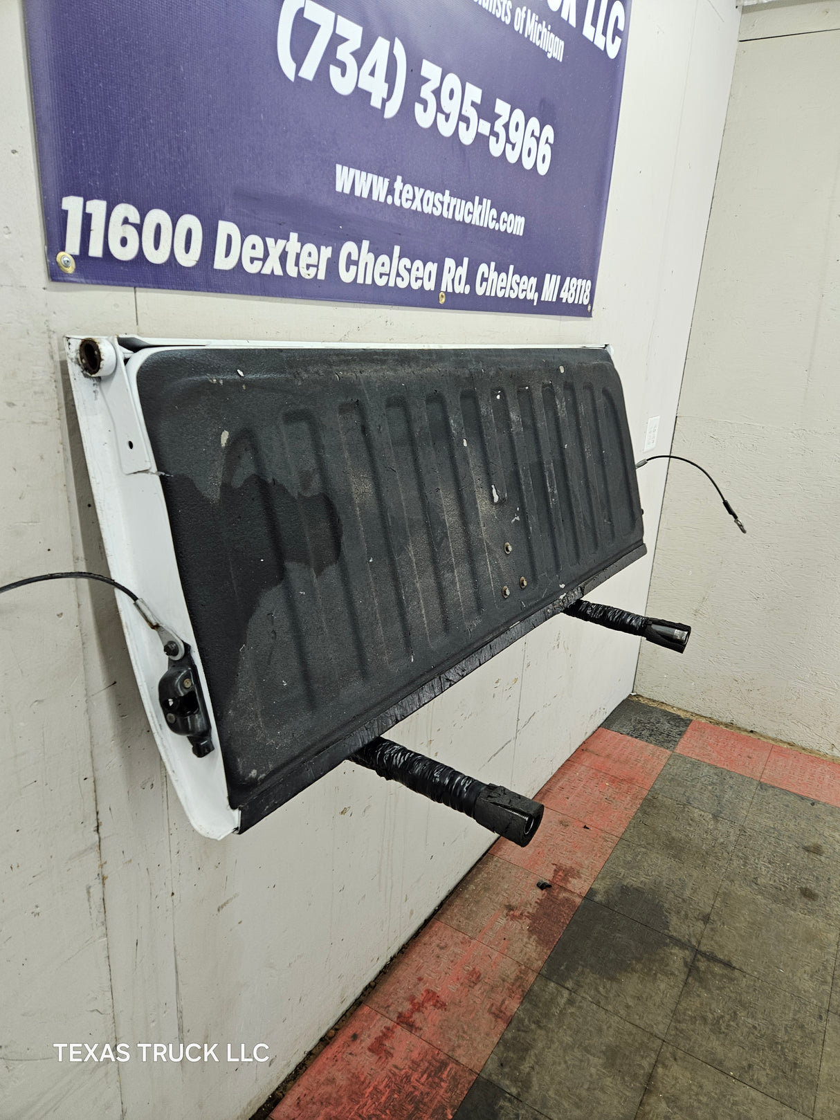 2007-2013 Chevrolet Silverado / GMC Sierra 1500 2500 3500 HD Tailgate