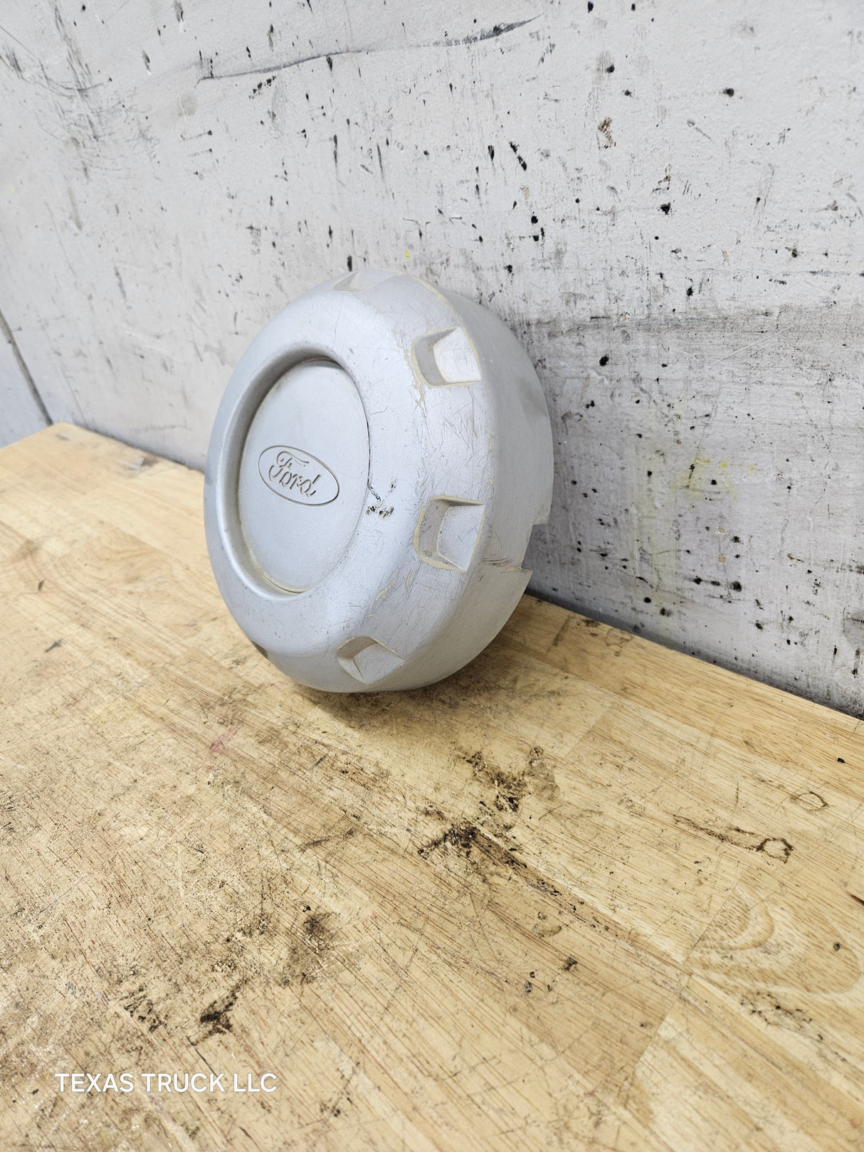 2008-2016 Ford Super Duty F250 F350 Hub Cap Center Cap SINGLE REAR WHEEL 8 LUG 5C34-1A096-CC