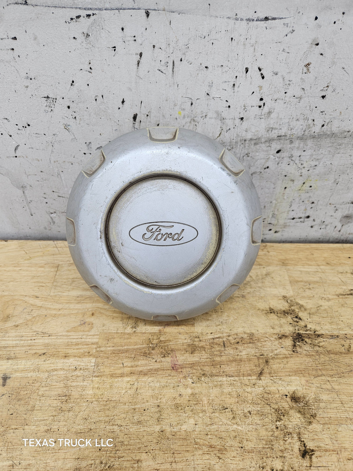 2008-2016 Ford Super Duty F250 F350 Hub Cap Center Cap SINGLE REAR WHEEL 8 LUG 5C34-1A096-C