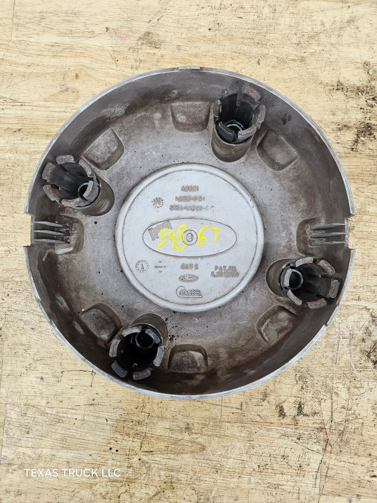 2008-2016 Ford Super Duty F250 F350 Hub Cap Center Cap SINGLE REAR WHEEL 8 LUG 5C34-1A096-C
